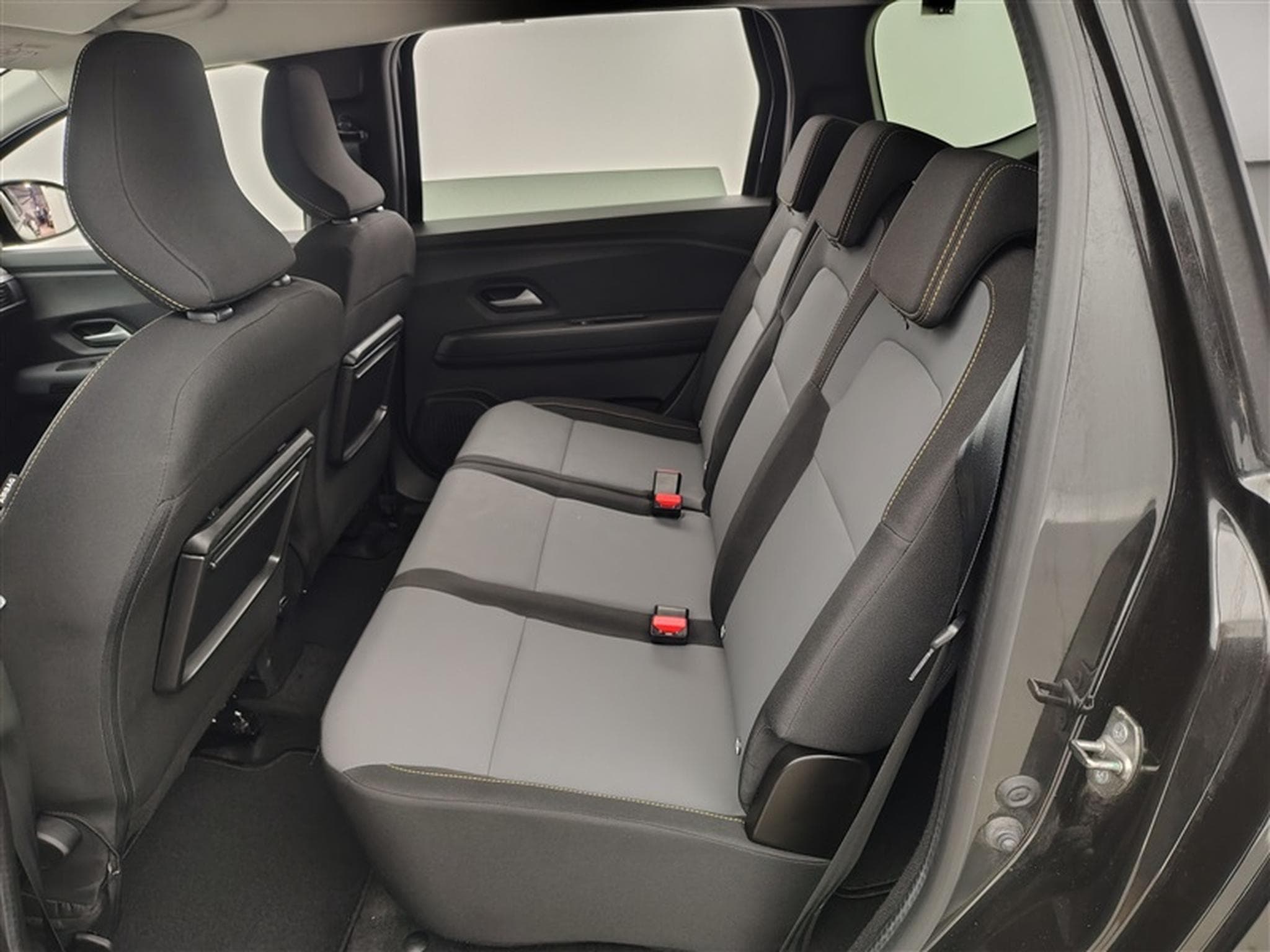 Dacia Jogger 1.0 TCe Expression 7pl. (2024) - Foto 13