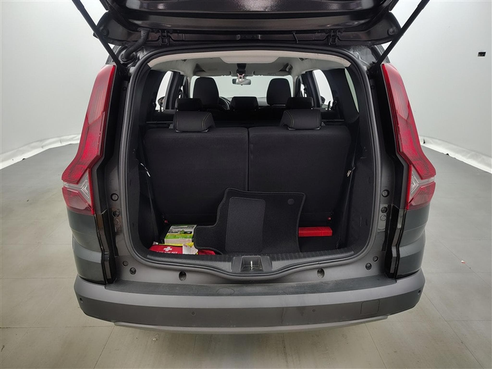 Dacia Jogger 1.0 TCe Expression 7pl. (2024) - Foto 14