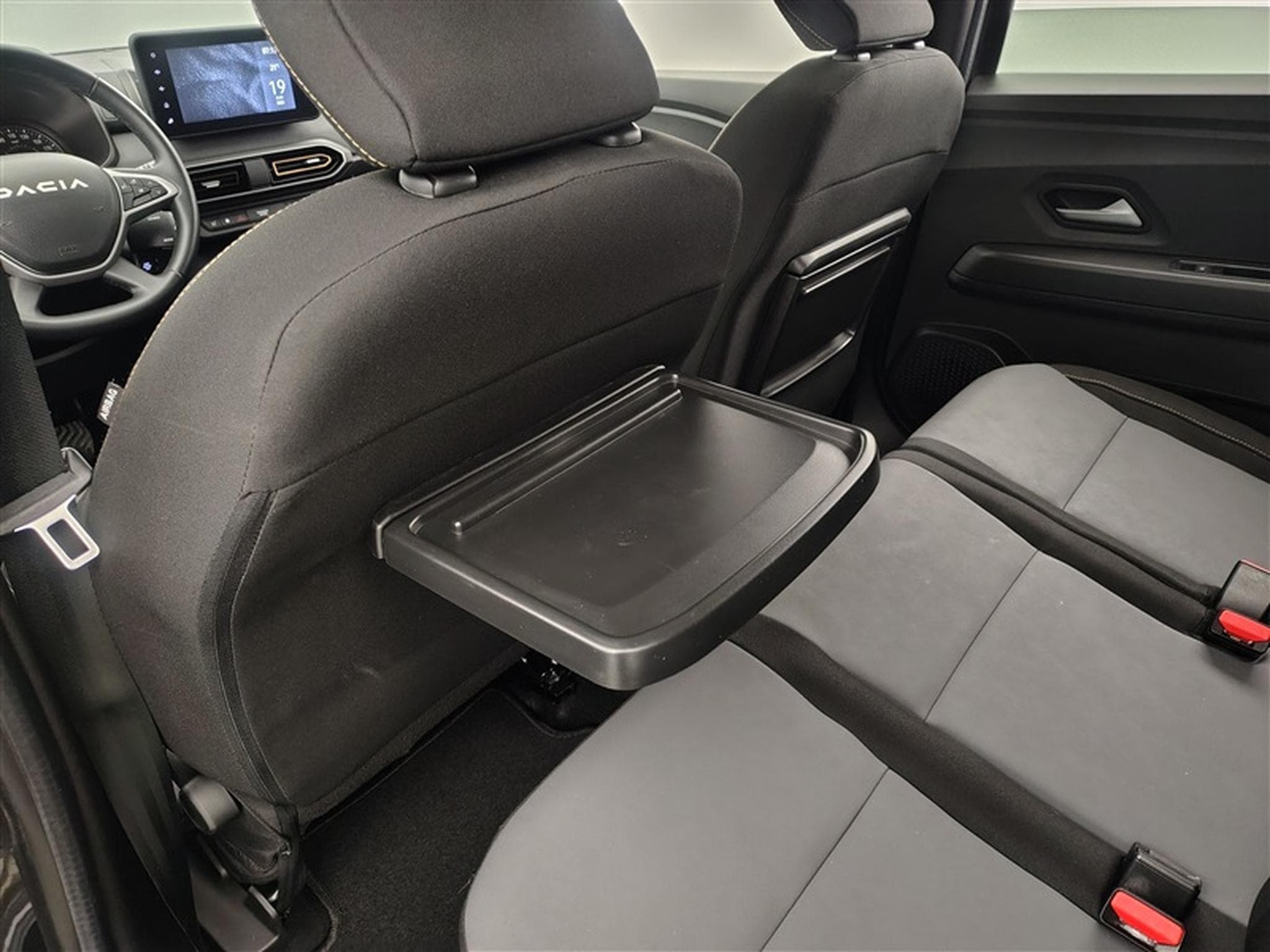 Dacia Jogger 1.0 TCe Expression 7pl. (2024) - Foto 18