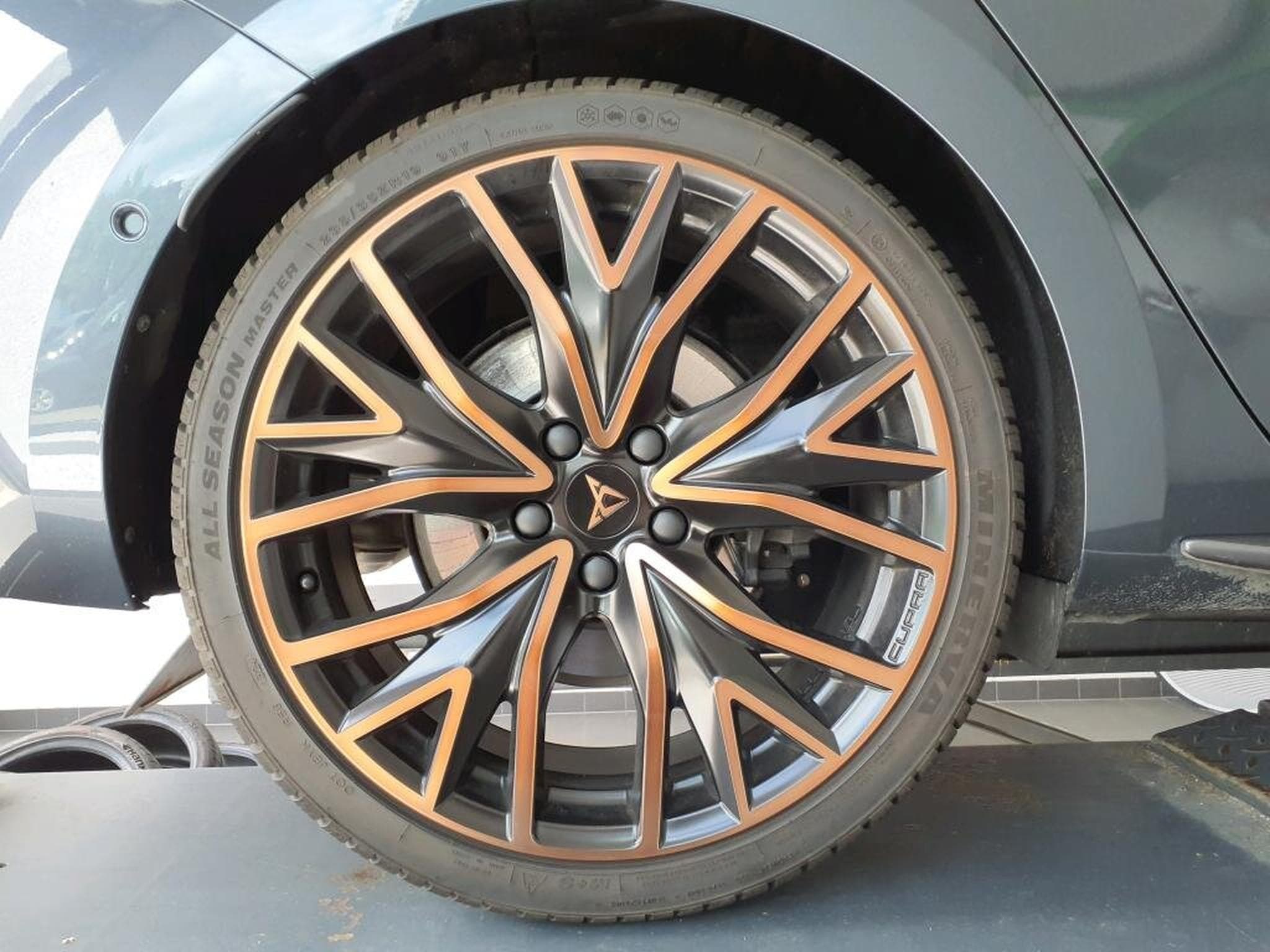 Cupra Leon VZ 2.0 TSI 301cv PANORAMA / SATELLITES (2024) - Photo 7