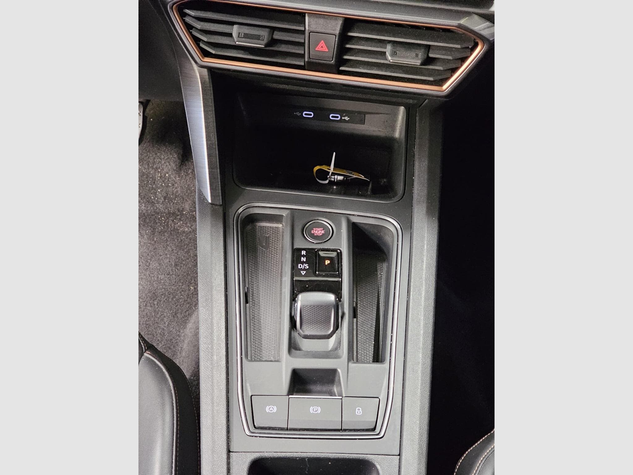 Cupra Leon 1.5 eTSI 110kW 7-speed automatic (2023) - Photo 13