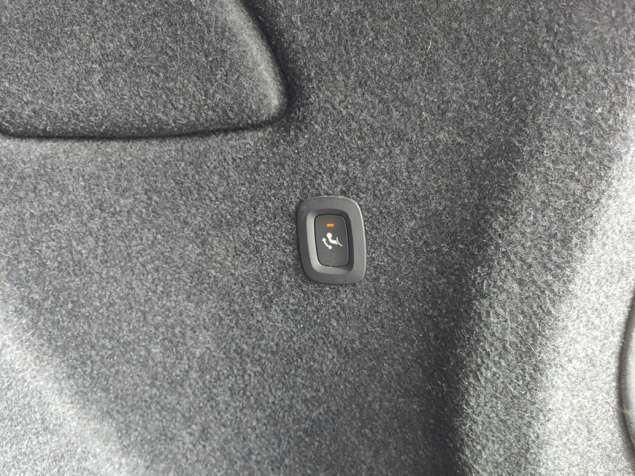 Volvo XC40 T4 RECHARGE PHEV CARPLAY GPS CAMERA SIEGES CHAUFF (2021) - Foto 10