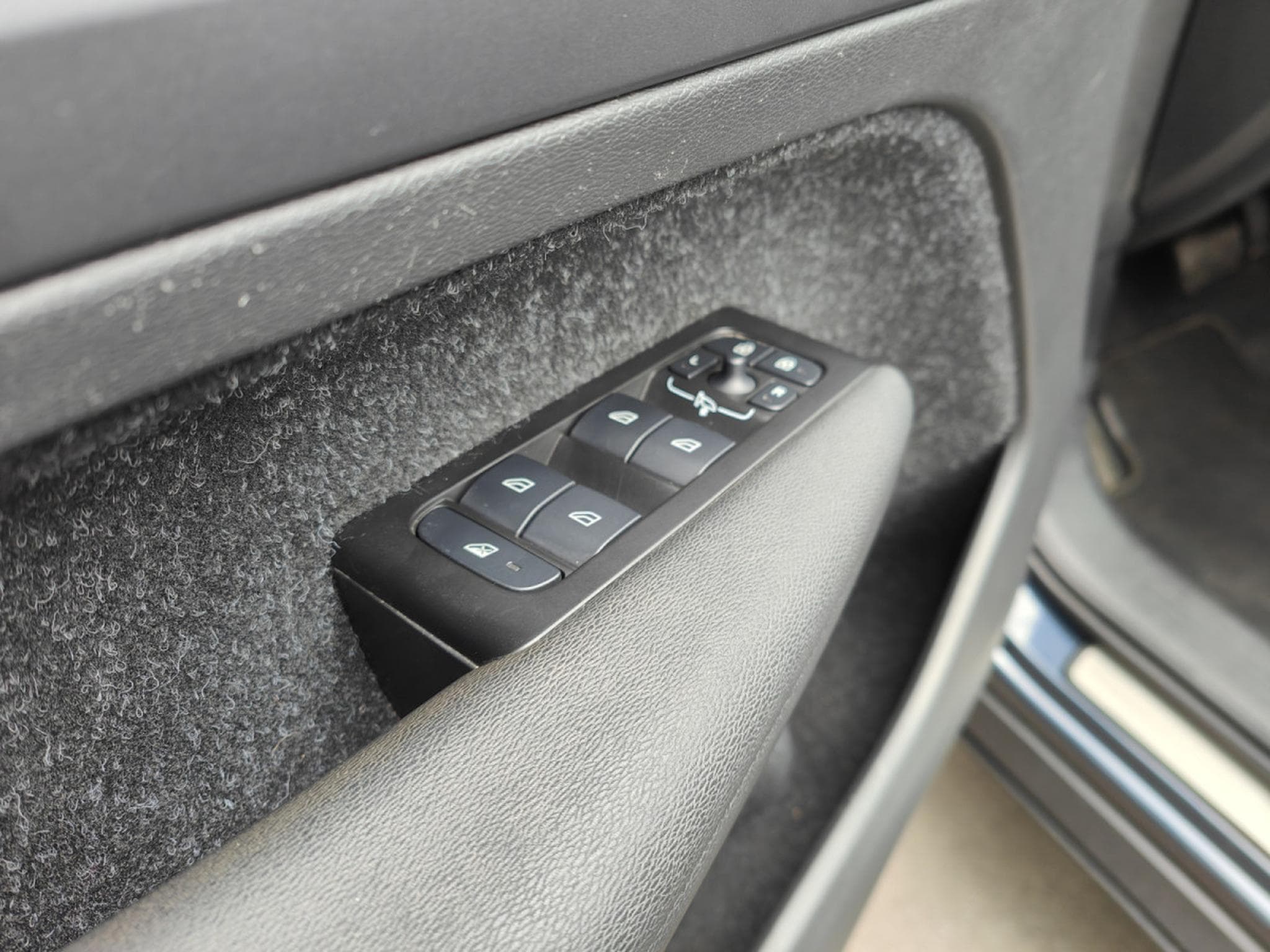 Volvo XC40 T4 RECHARGE PHEV CARPLAY GPS CAMERA SIEGES CHAUFF (2021) - Foto 14
