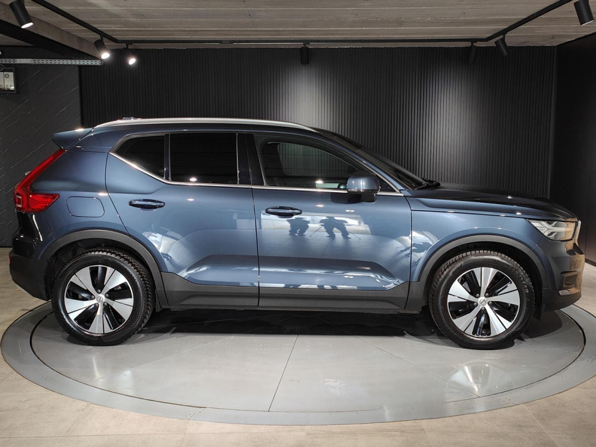 Volvo XC40 T4 RECHARGE PHEV CARPLAY GPS CAMERA SIEGES CHAUFF (2021) - Foto 2
