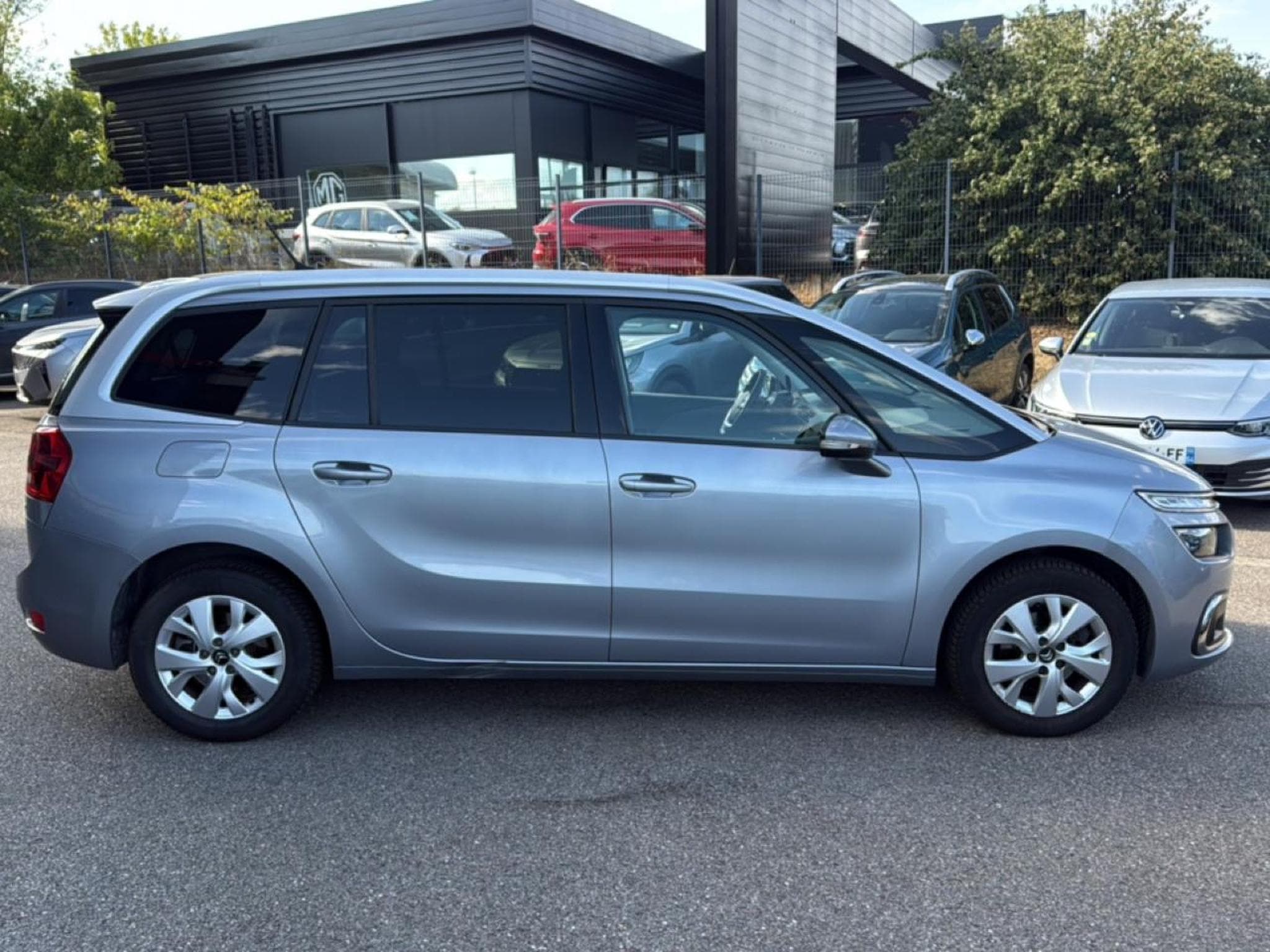 Citroen GRAND C4 SPACETOURER PURETECH 130 FEEL EAT8 (2021) - Foto 4