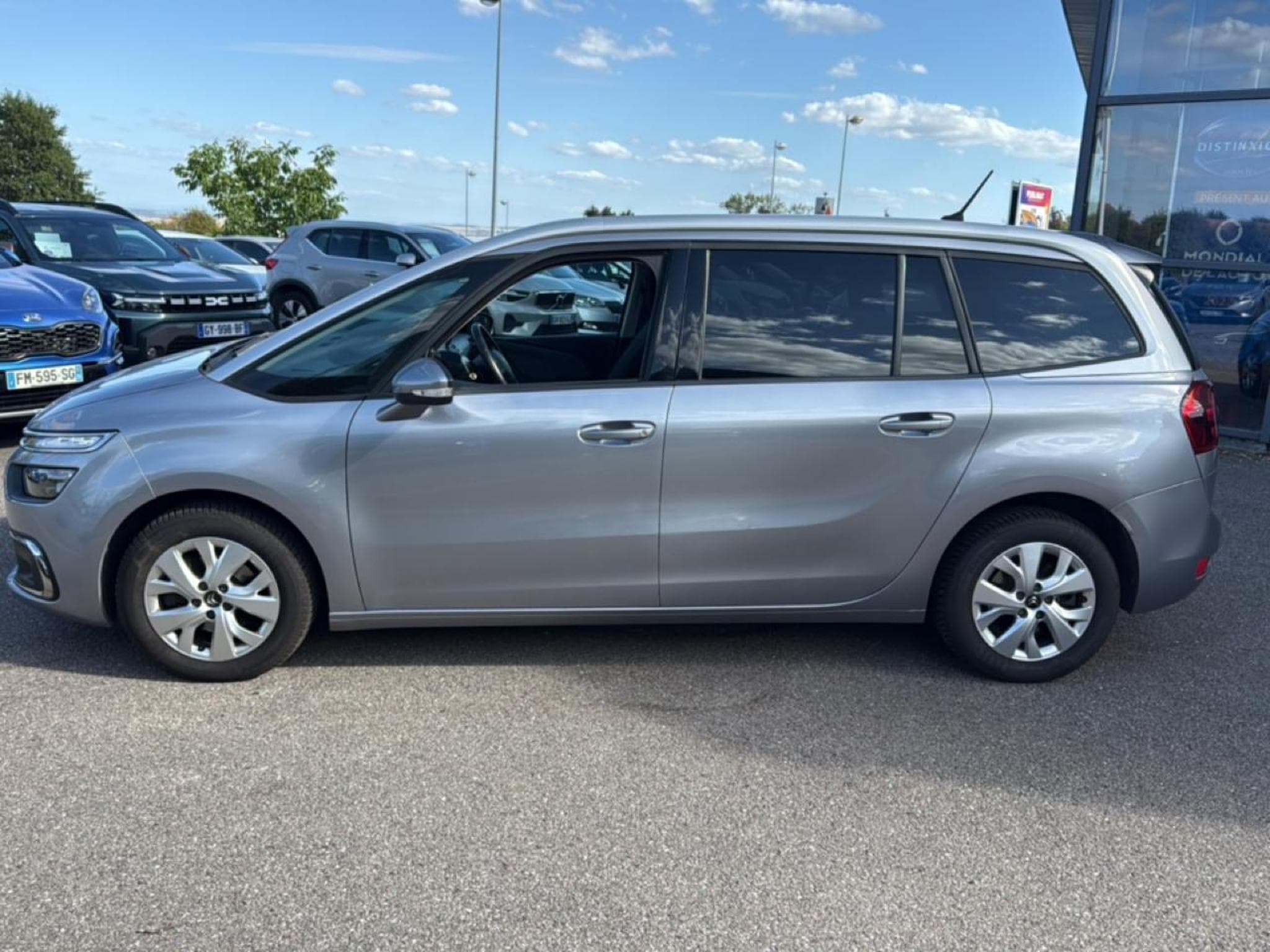 Citroen GRAND C4 SPACETOURER PURETECH 130 FEEL EAT8 (2021) - Foto 8