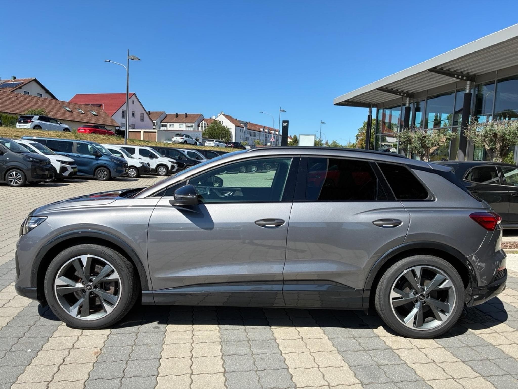 Audi Q4 e-tron Q4 40 e-tron basis SOH 98 % (2022) - Foto 8