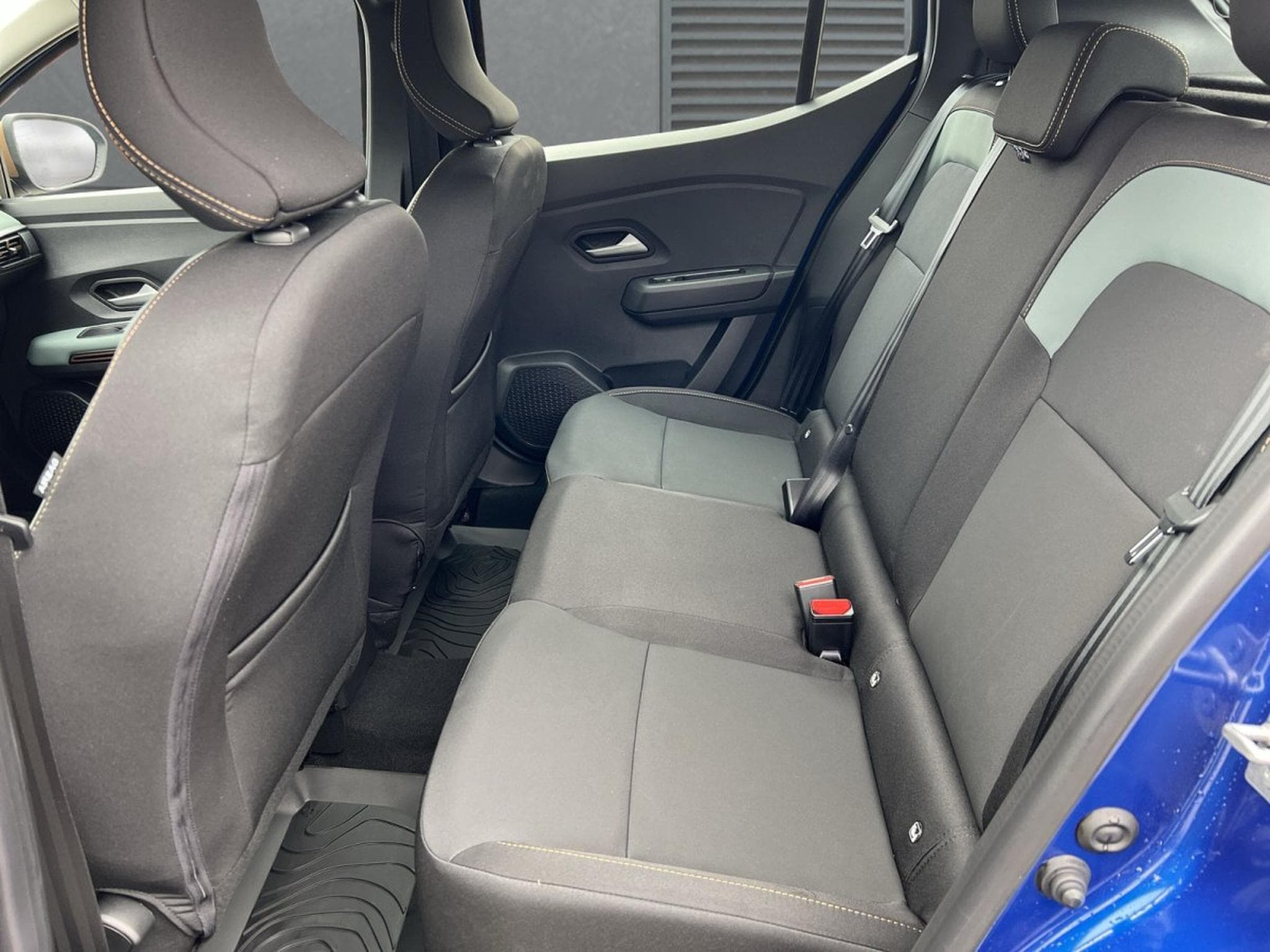 Dacia Sandero Extreme (2026) - Foto 6