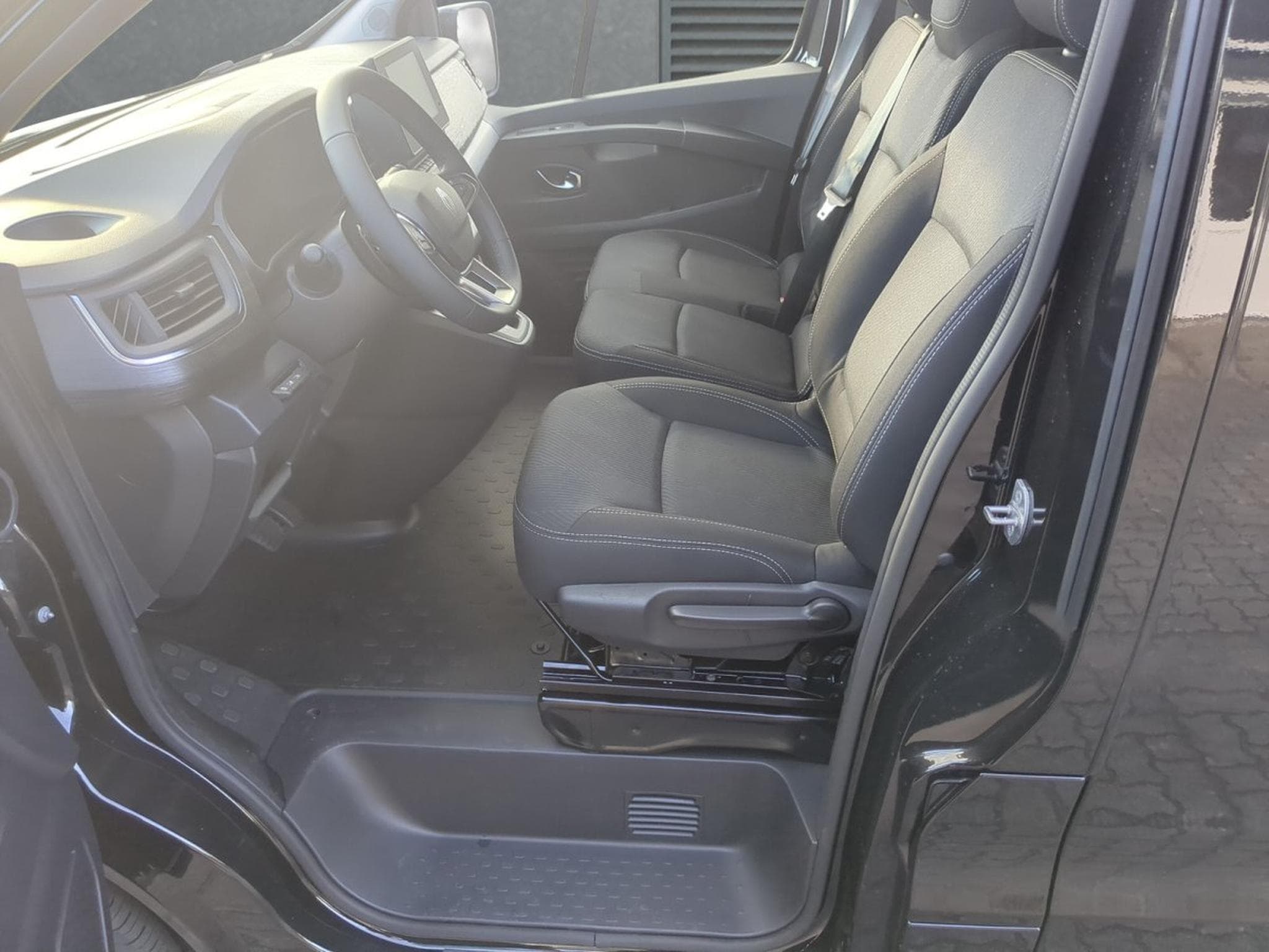 Renault Trafic EXTRA L2H1 (2025) - Foto 4