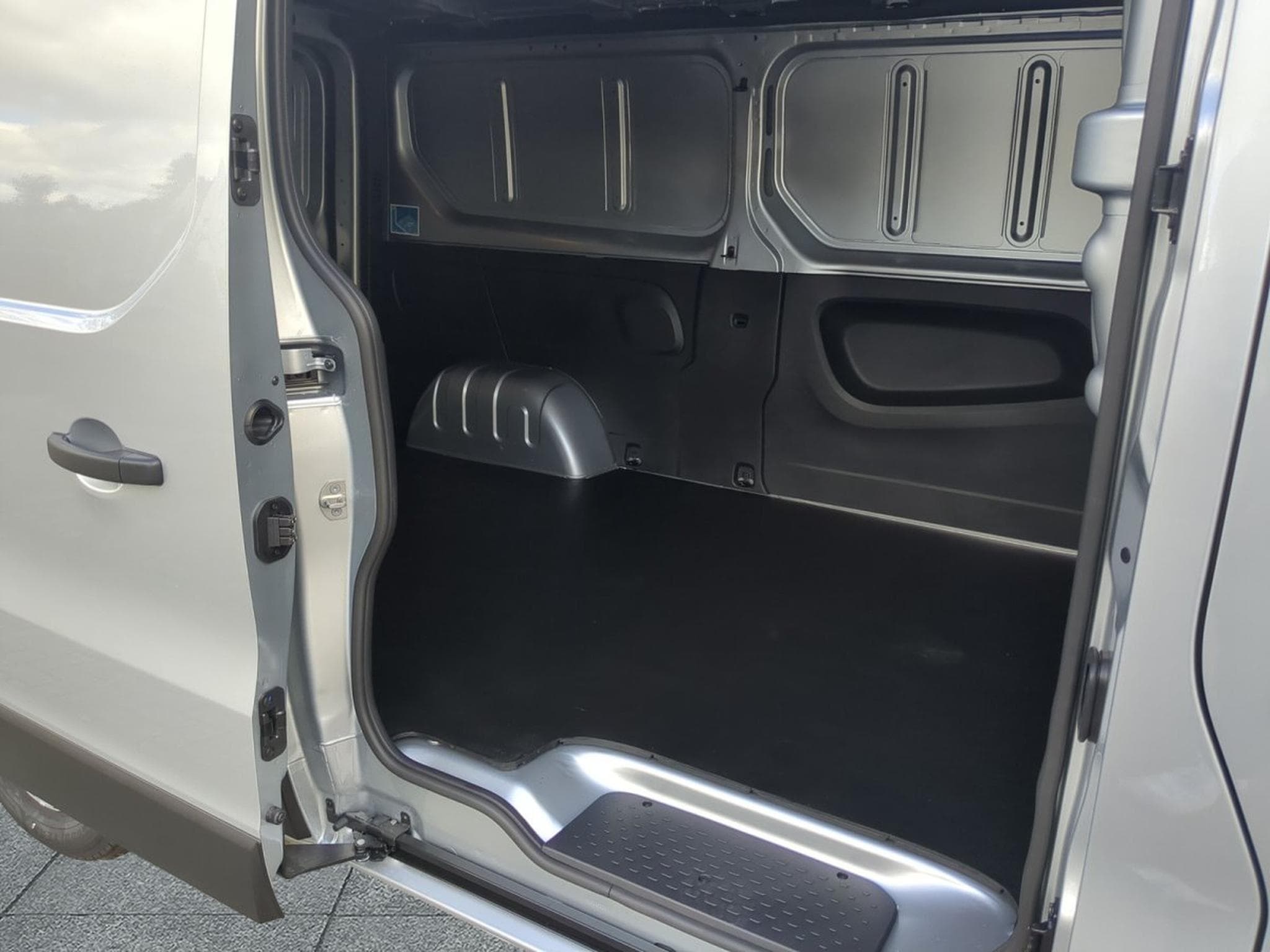 Renault Trafic Extra L2H1 (2025) - Photo 6