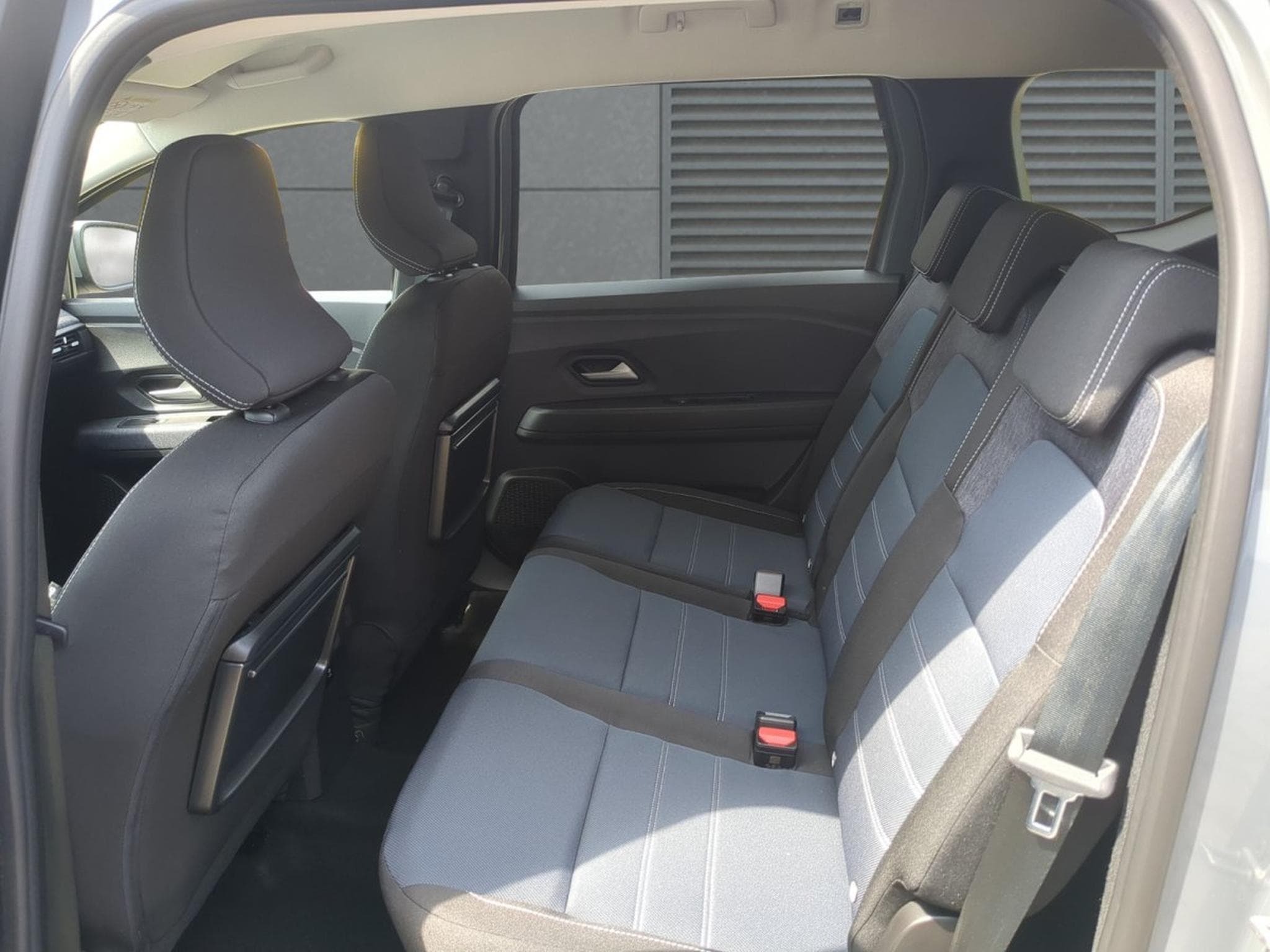 Dacia Jogger Journey 5-S SHZ Navi MV-Kamera (2026) - Foto 6