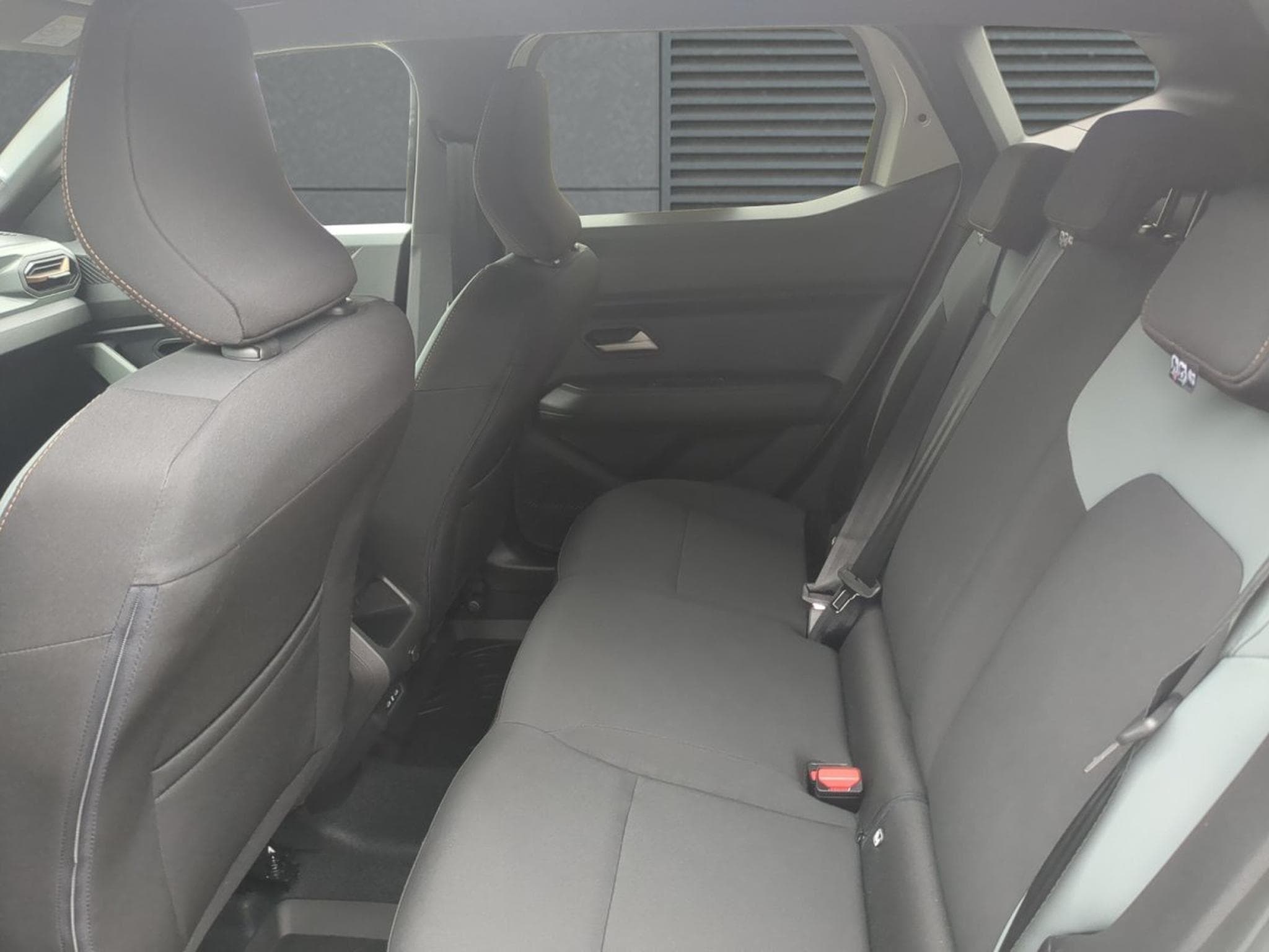 Dacia Duster Extreme SHZ LKHZ (2026) - Foto 6