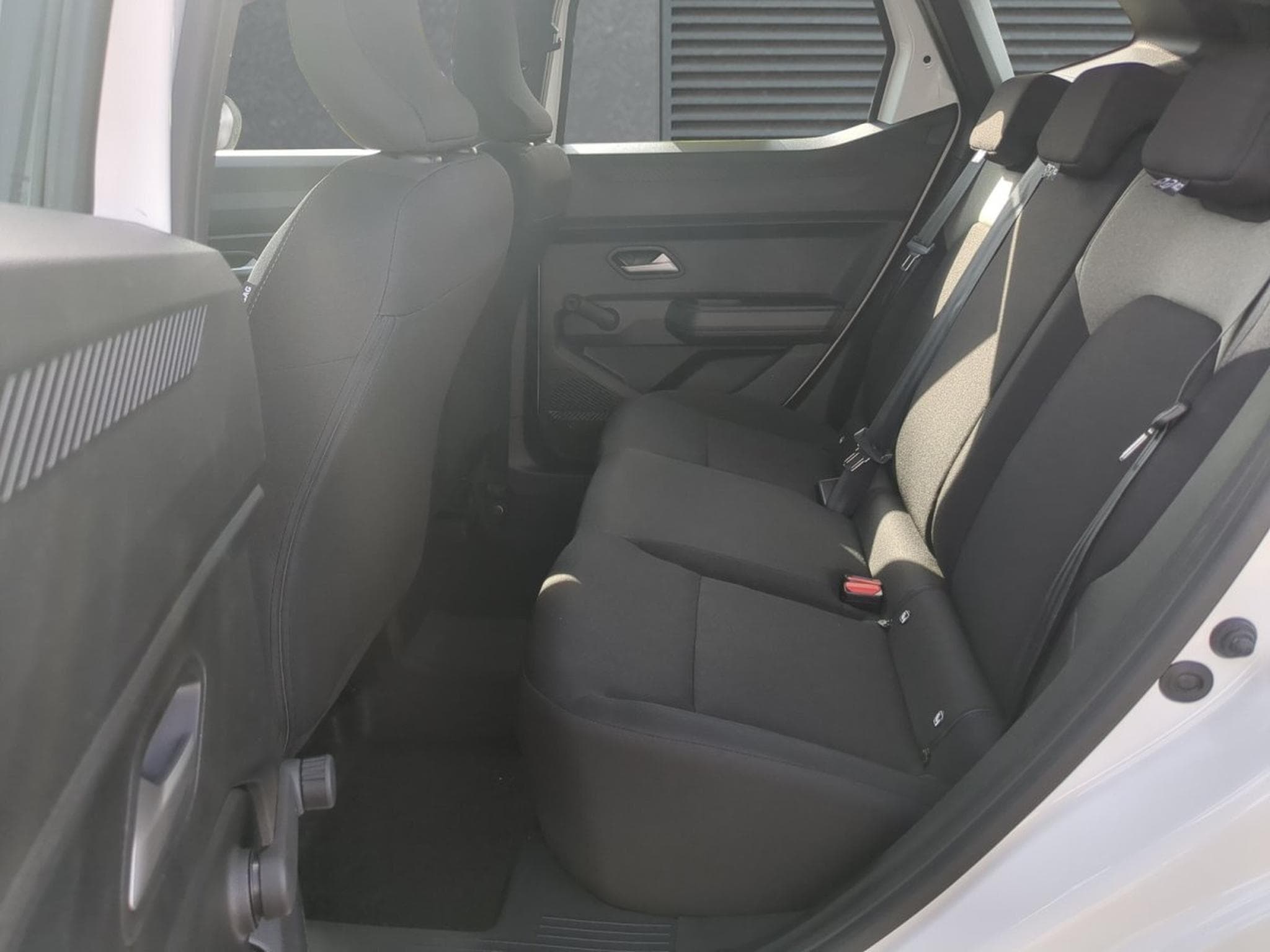 Dacia Duster Essential (2025) - Foto 6