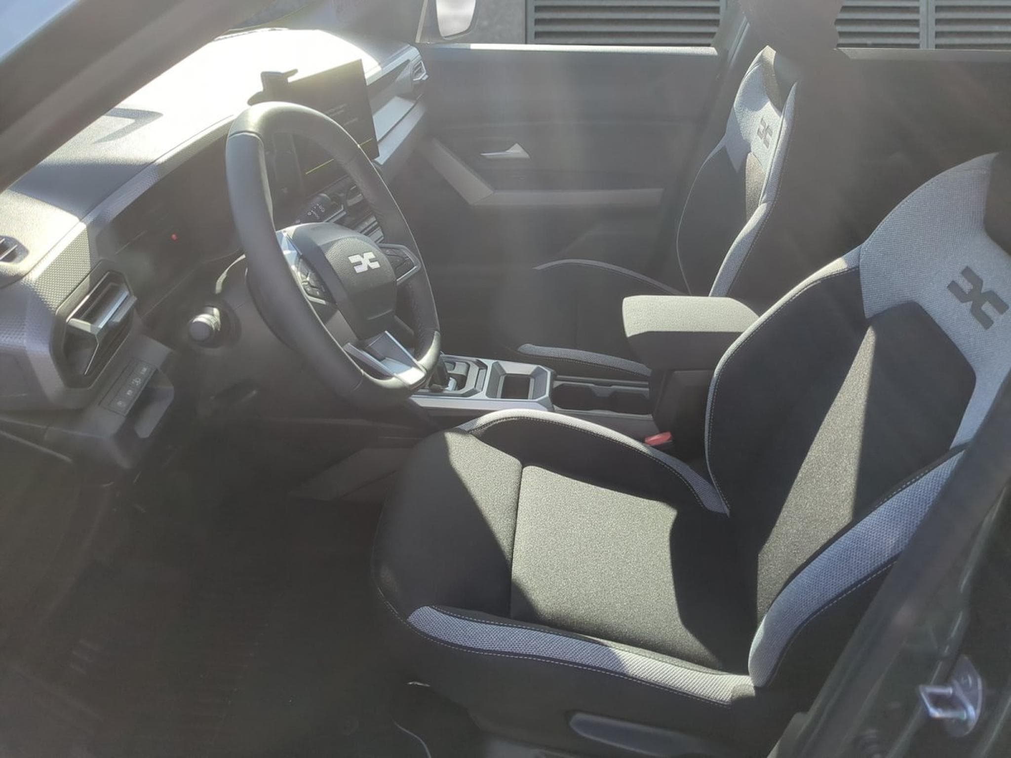 Dacia Duster Journey SHZ LKHZ Navi (2026) - Foto 4