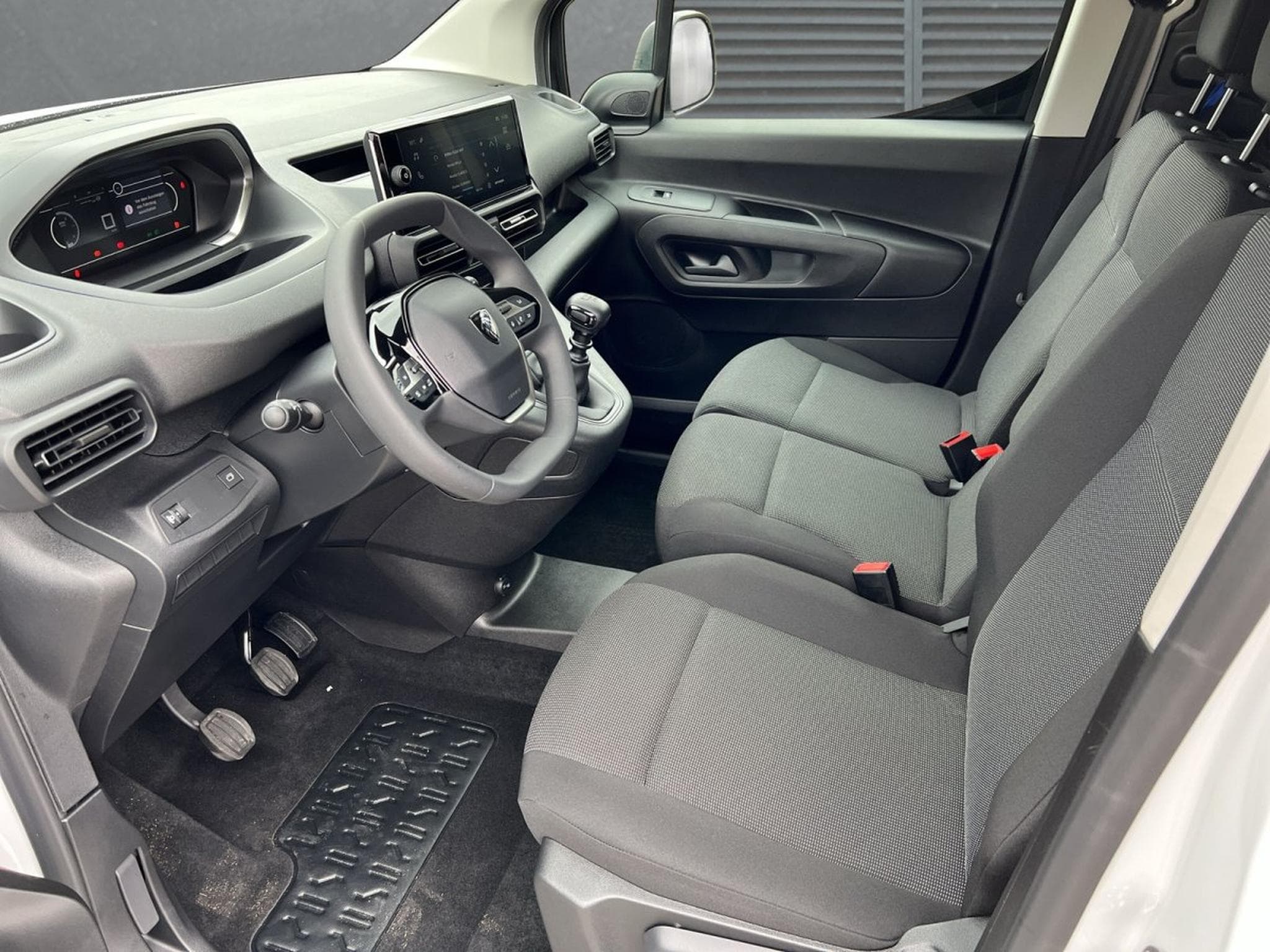 Peugeot Partner M 3-Sitzer (2026) - Foto 4