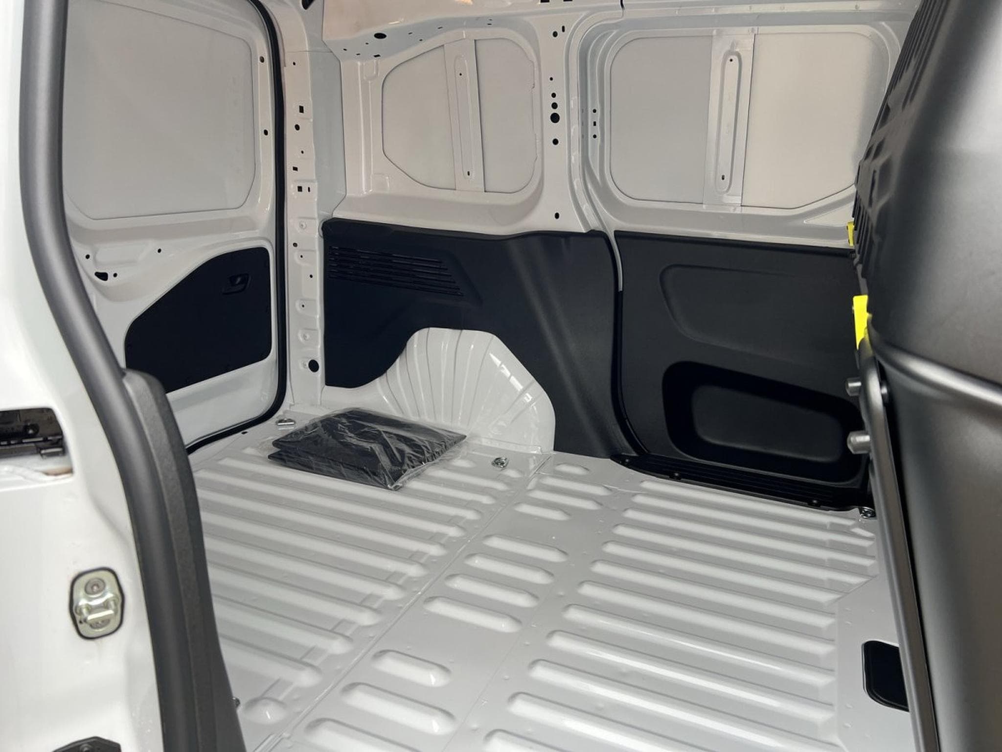 Peugeot Partner M 3-Sitzer (2026) - Foto 6