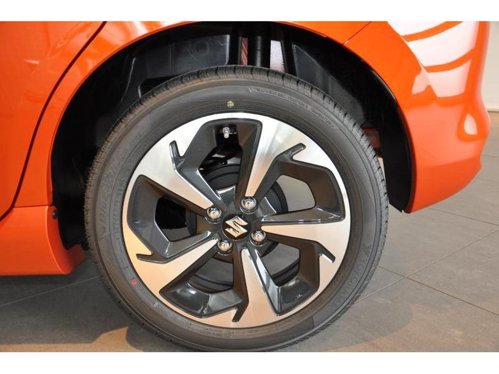 Suzuki Swift GLX 1.2 Man5 (2026) - Foto 9