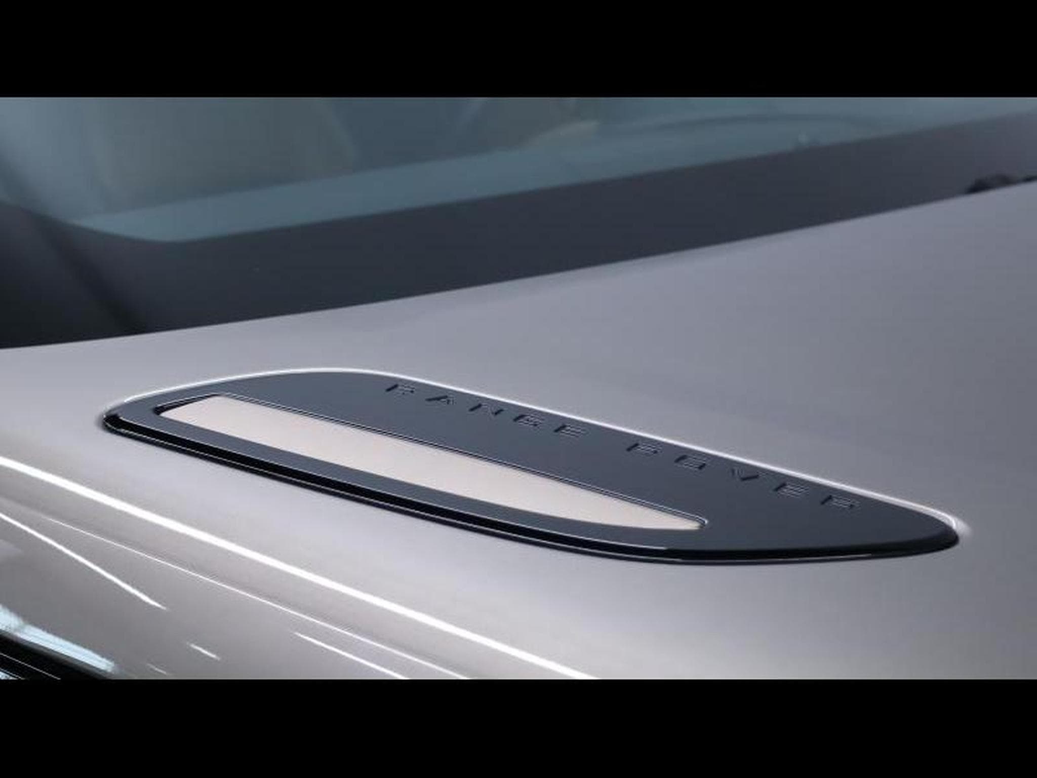 Land-Rover Range Rover Velar P300 R-Dynamic HSE Auto (2019) - Foto 13