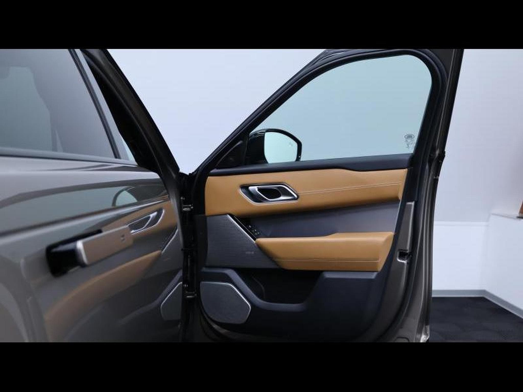 Land-Rover Range Rover Velar P300 R-Dynamic HSE Auto (2019) - Foto 21