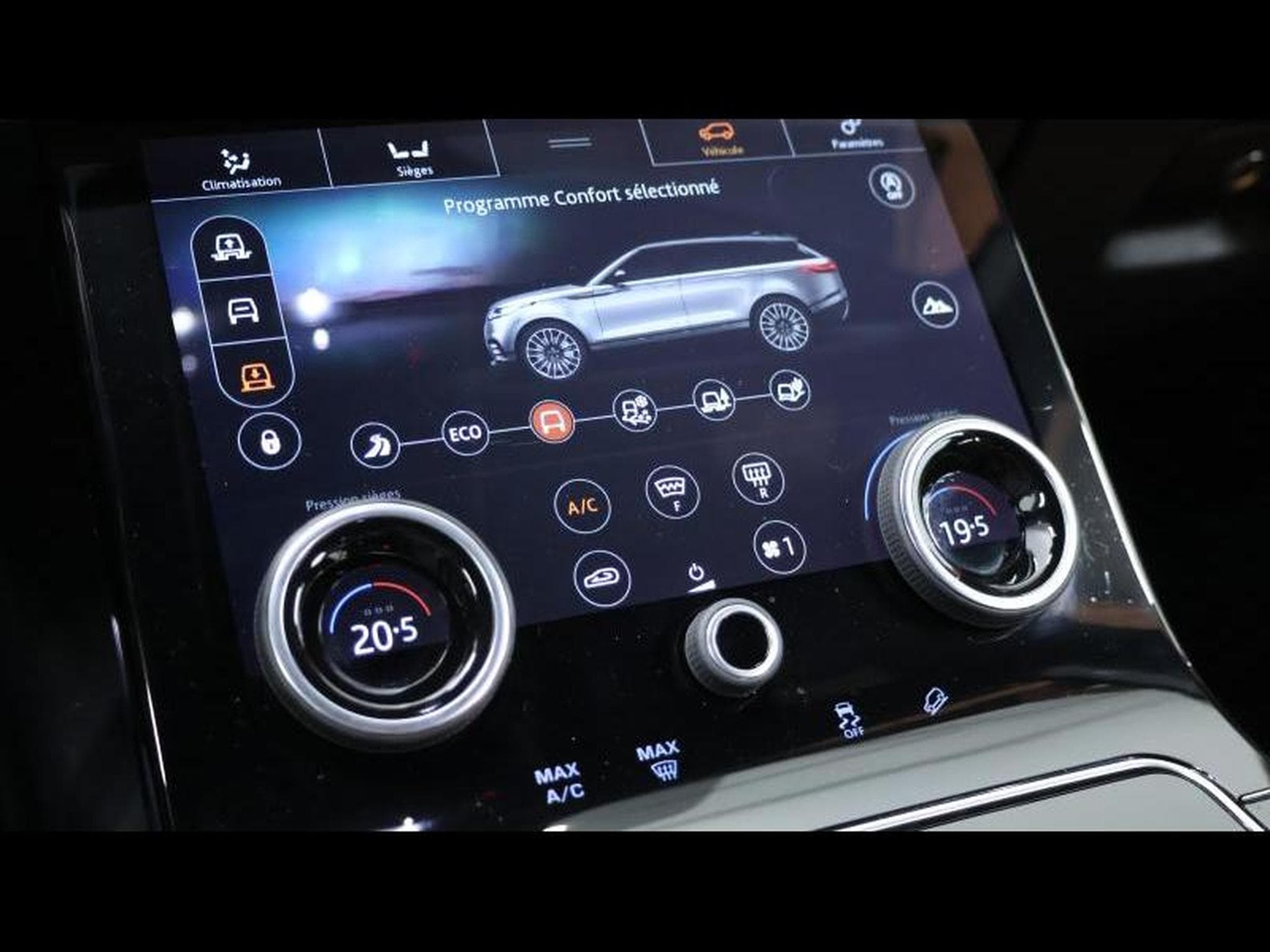 Land-Rover Range Rover Velar P300 R-Dynamic HSE Auto (2019) - Foto 35