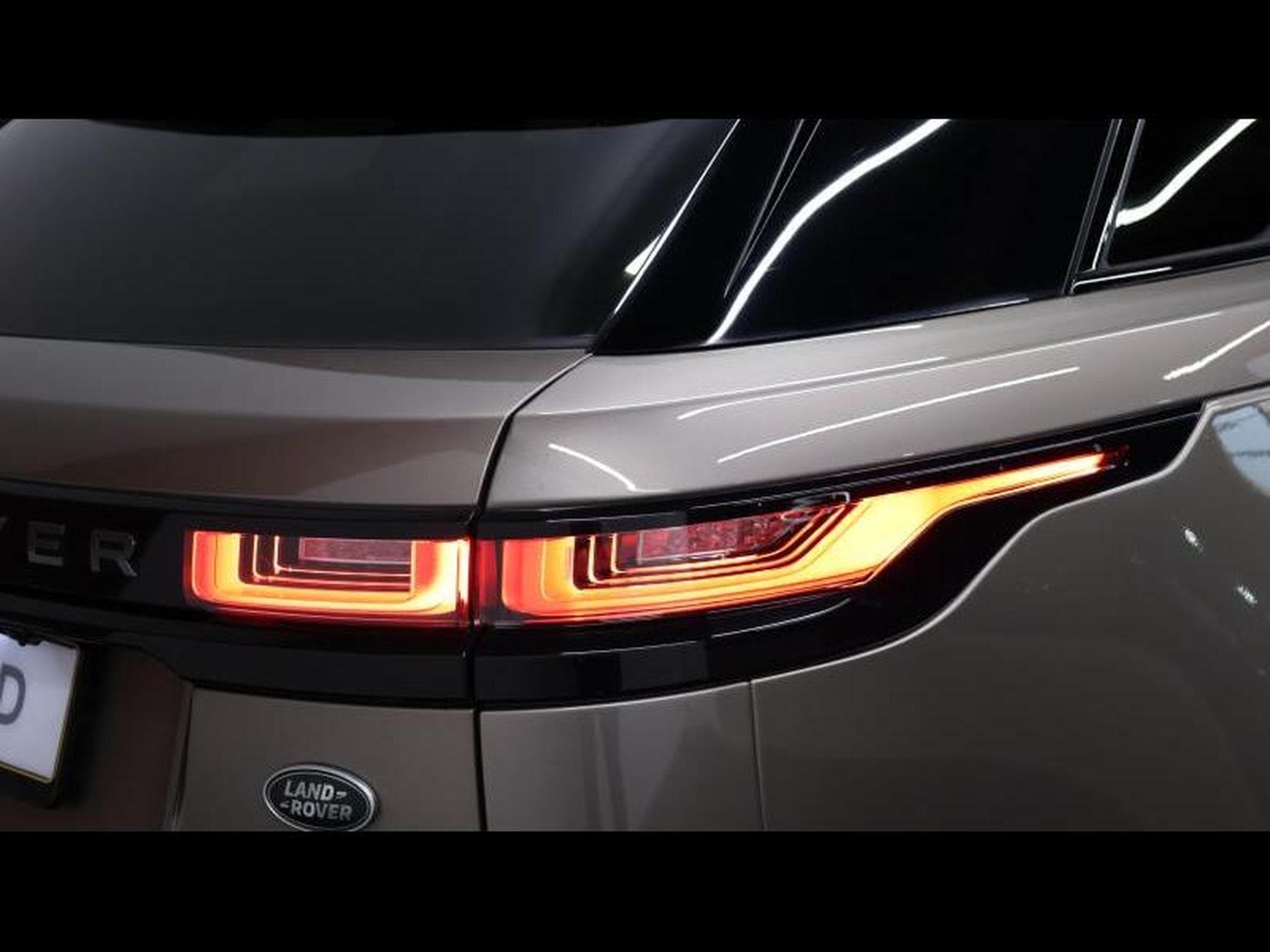 Land-Rover Range Rover Velar P300 R-Dynamic HSE Auto (2019) - Foto 7
