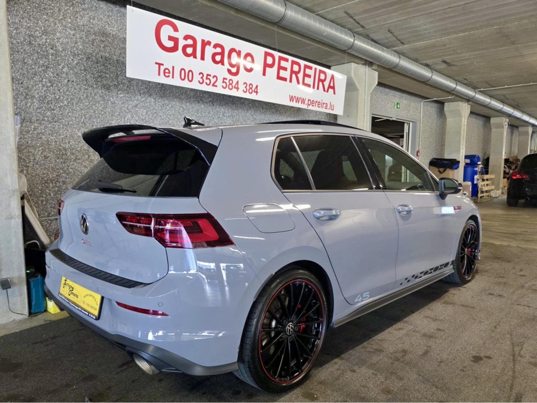 VW Golf GTI 2.0 TSI 300 CLUBSPORT ÉDITION 45 AKRAPOVIC DCC NURBURGRI (2022) - Photo 2