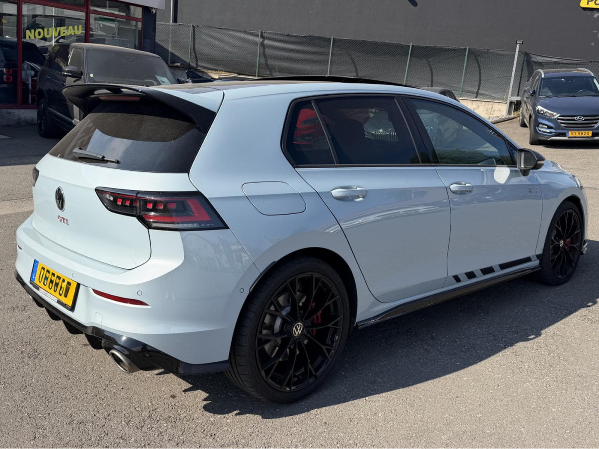 VW Golf GTI FACELIFT 2.0 TSI 300 CLUBSPORT CRYSTAL ICE BLUE IQ LIGHT (2025) - Photo 2