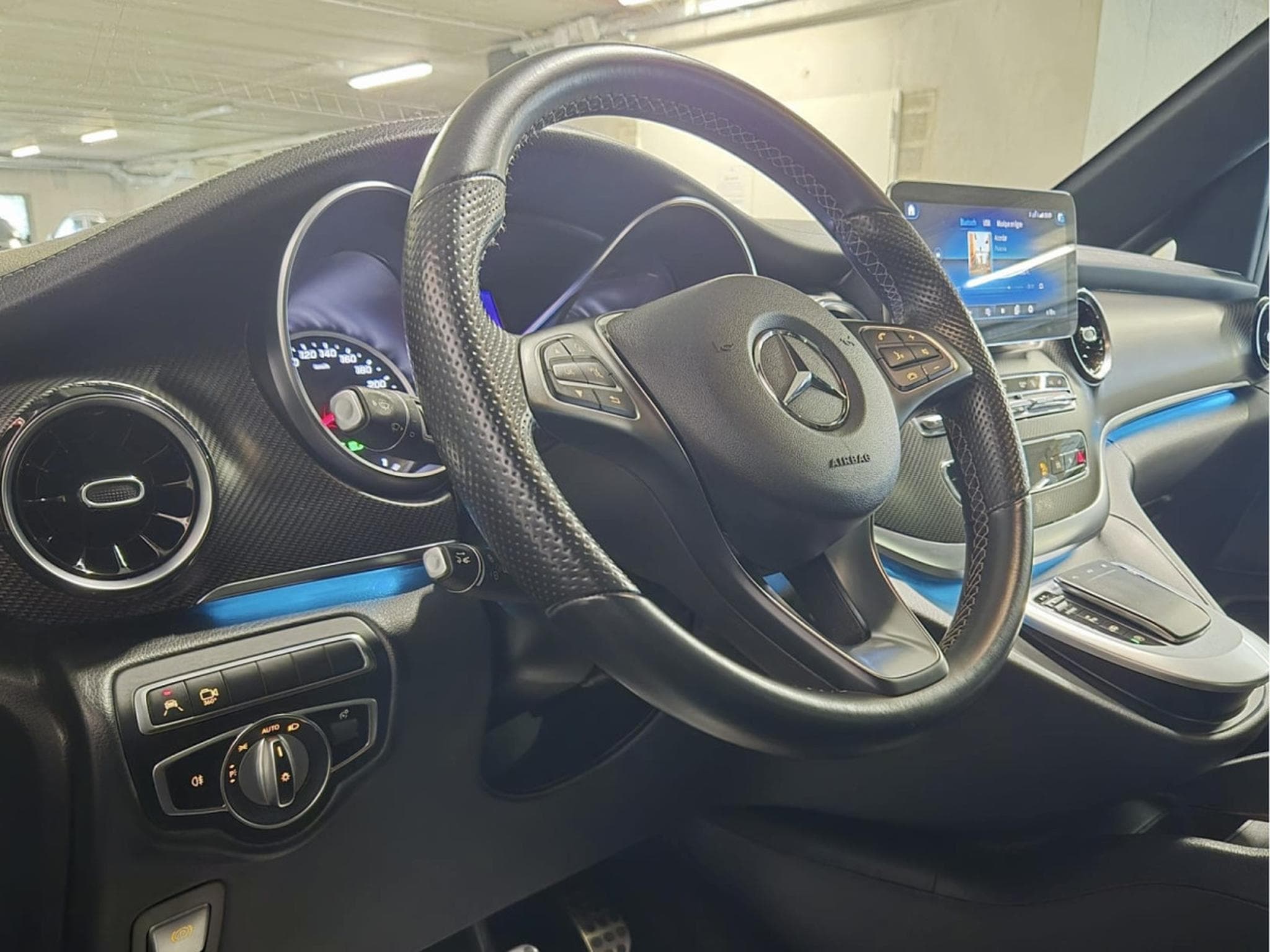 Mercedes V 250 D AMG LINE 6 SITZE BURMESTER PANO CUIR NAVI (2021) - Photo 13