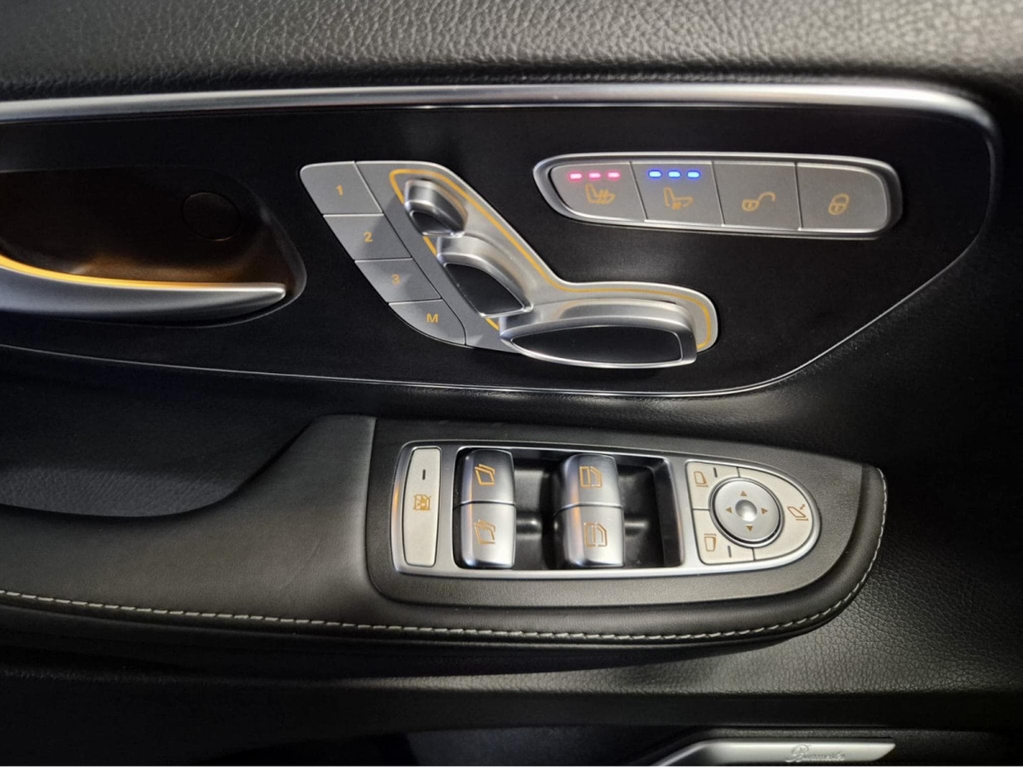 Mercedes V 250 D AMG LINE 6 SITZE BURMESTER PANO CUIR NAVI (2021) - Photo 14