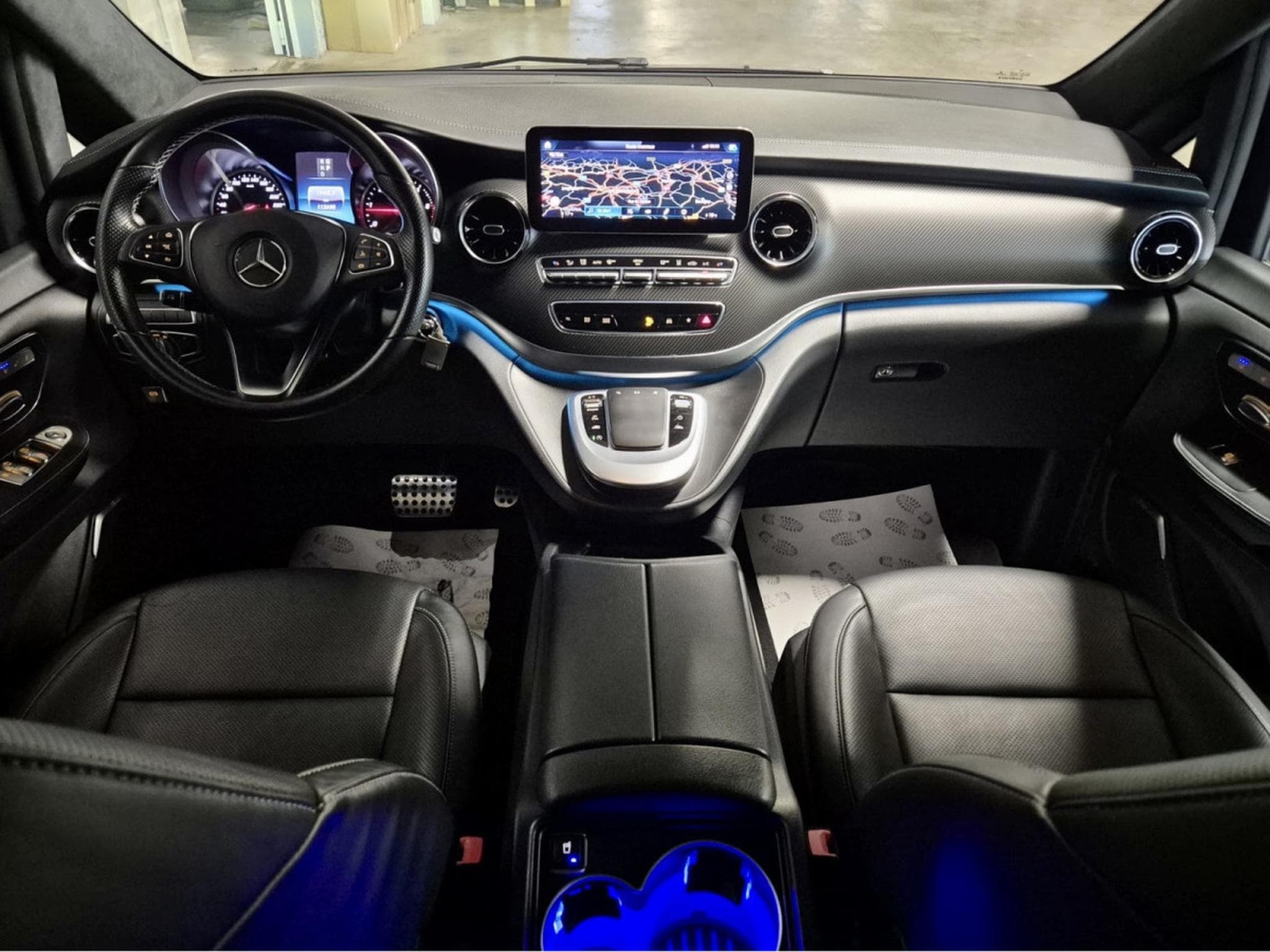 Mercedes V 250 D AMG LINE 6 SITZE BURMESTER PANO CUIR NAVI (2021) - Photo 8