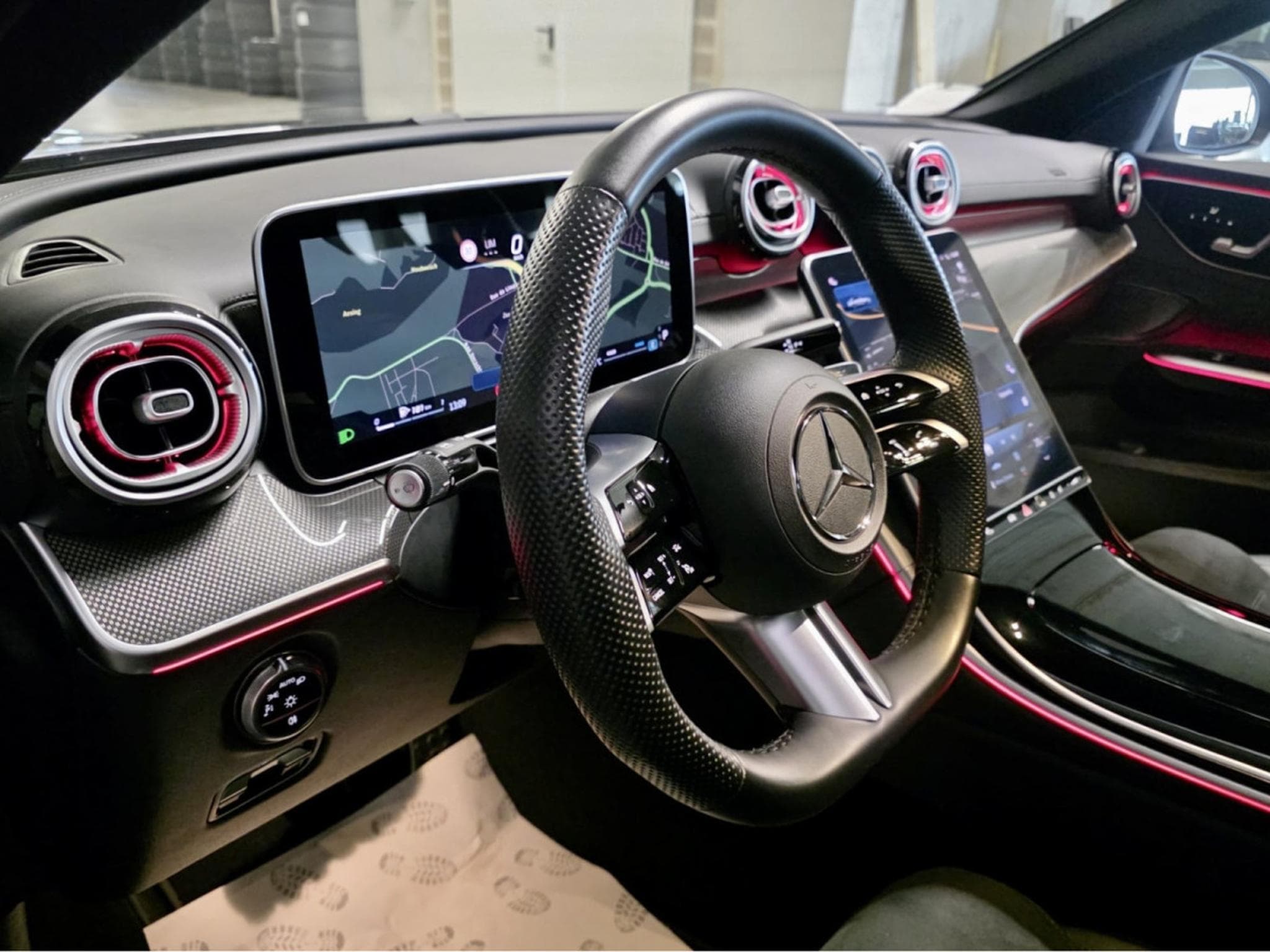 Mercedes C 180 AMG LINE PANO CUIR NAVI 1 HAND (2025) - Photo 10