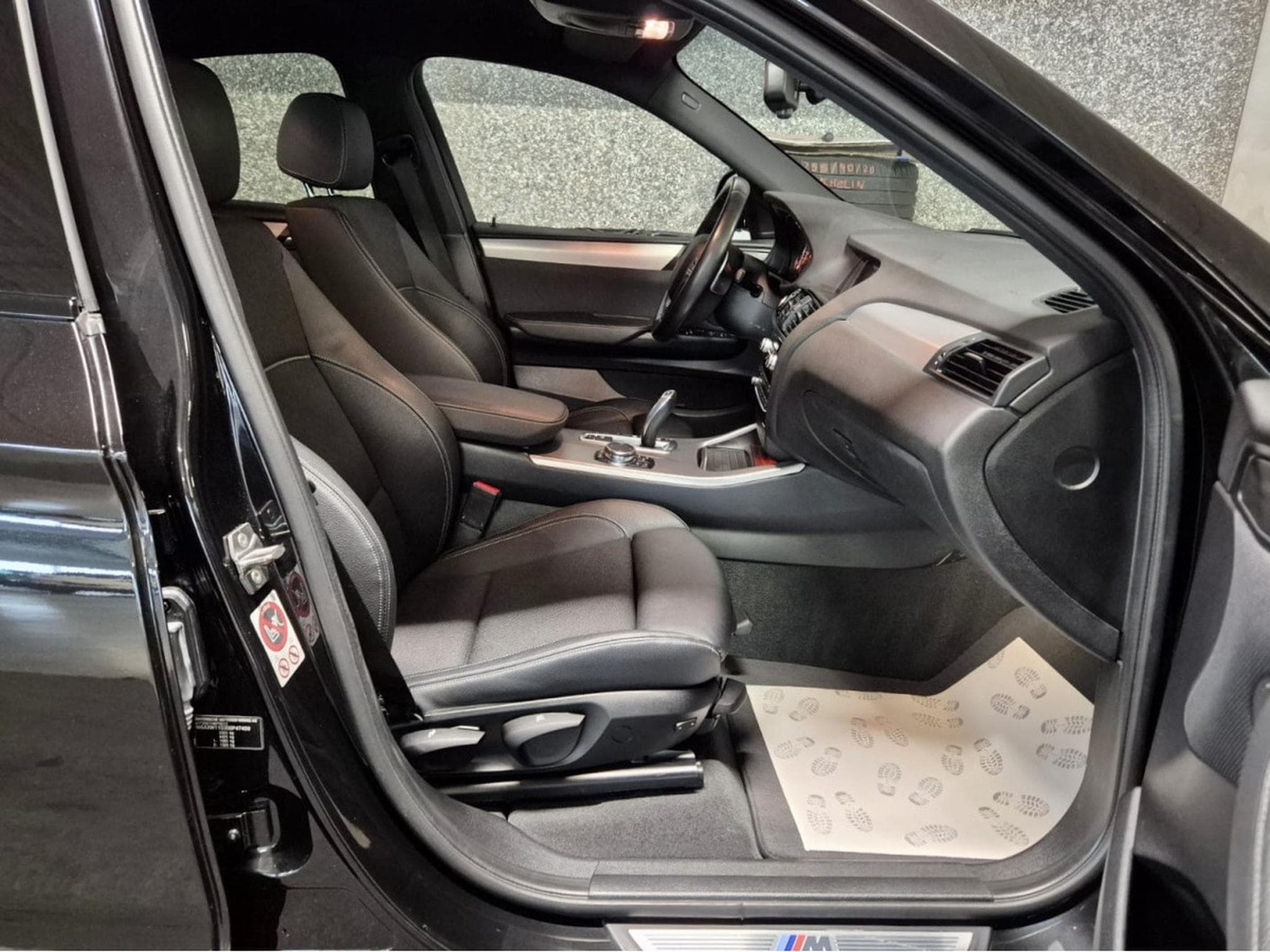 BMW X4 20i XDRIVE M SPORT PAKET CUIR NAVI 1 HAND (2016) - Photo 4