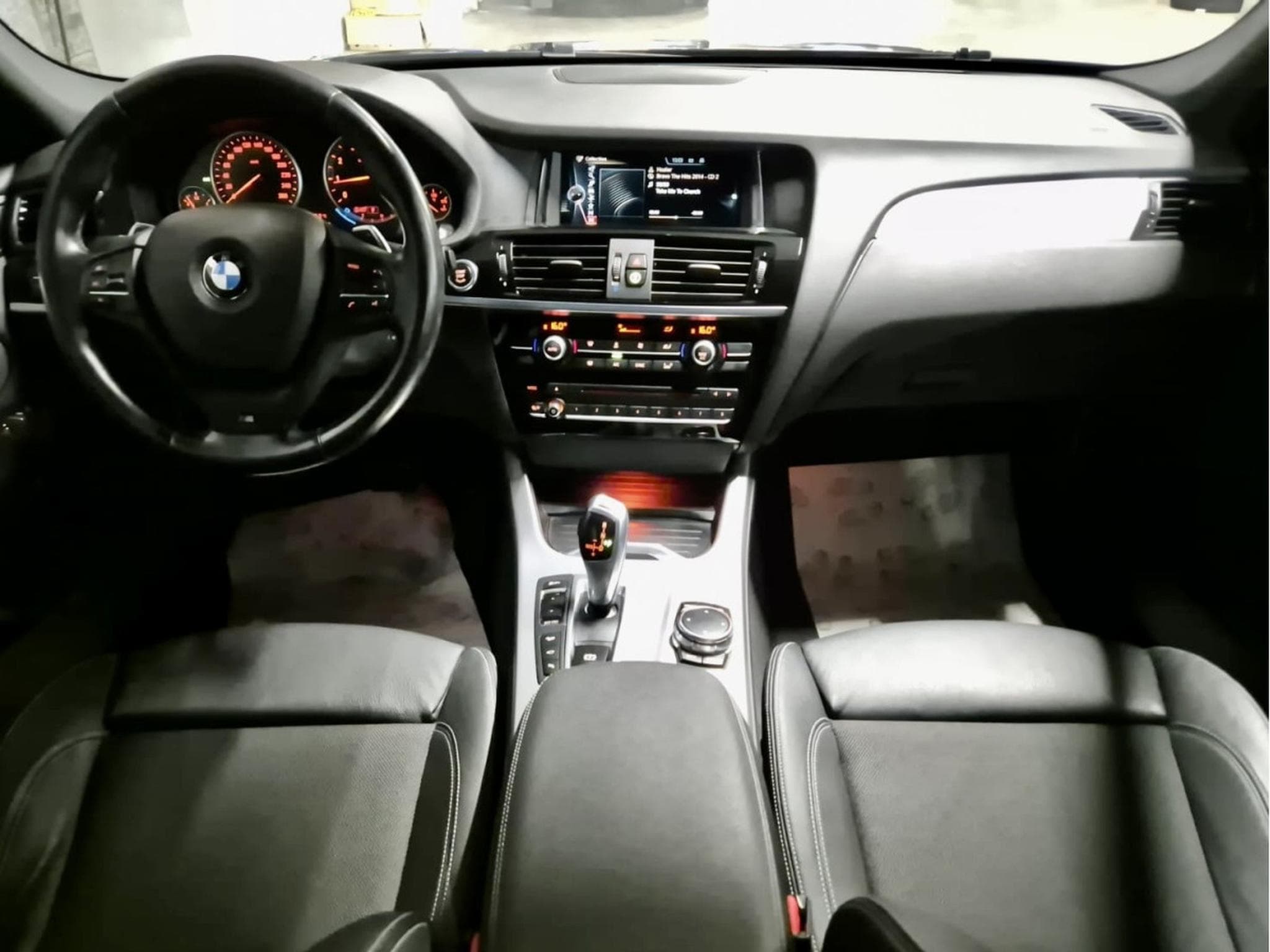 BMW X4 20i XDRIVE M SPORT PAKET CUIR NAVI 1 HAND (2016) - Photo 6