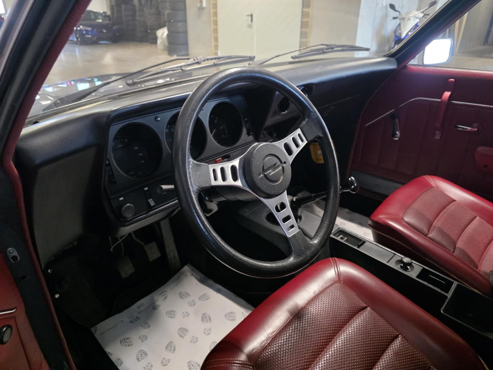 Opel Manta 1.9 (1972) - Photo 11