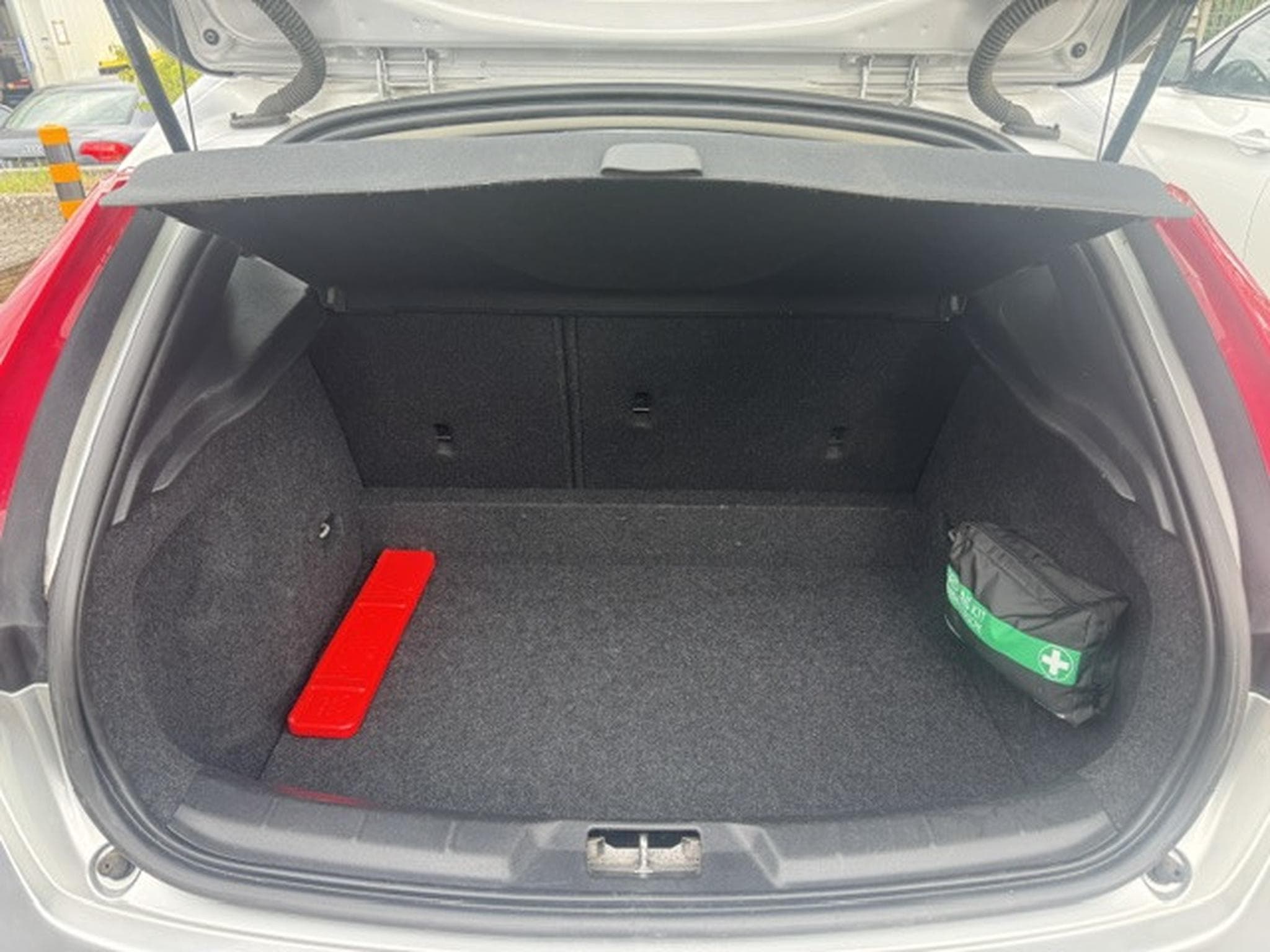 Volvo V40 VOLVO V40 OCEAN RACE 2.0 D LEDER LED NAVI AHK (2016) - Photo 11