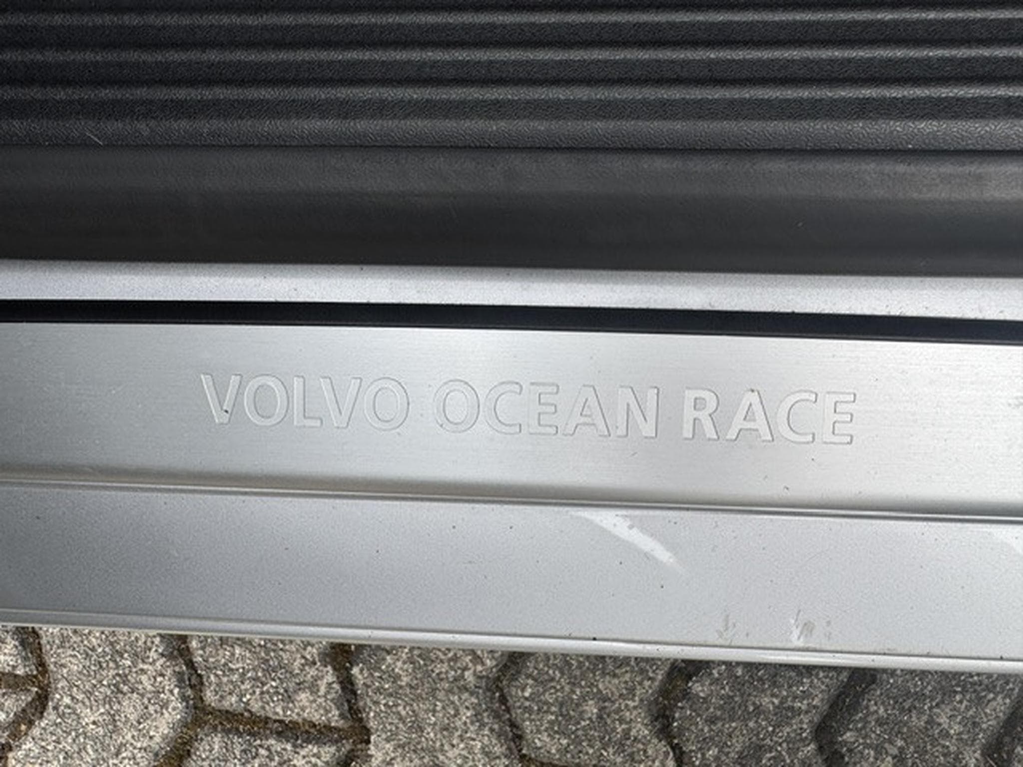 Volvo V40 VOLVO V40 OCEAN RACE 2.0 D LEDER LED NAVI AHK (2016) - Photo 15
