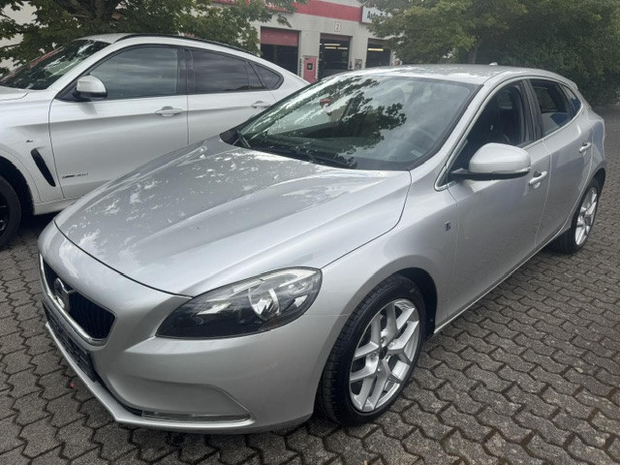 Volvo V40 VOLVO V40 OCEAN RACE 2.0 D LEDER LED NAVI AHK (2016) - Photo 2