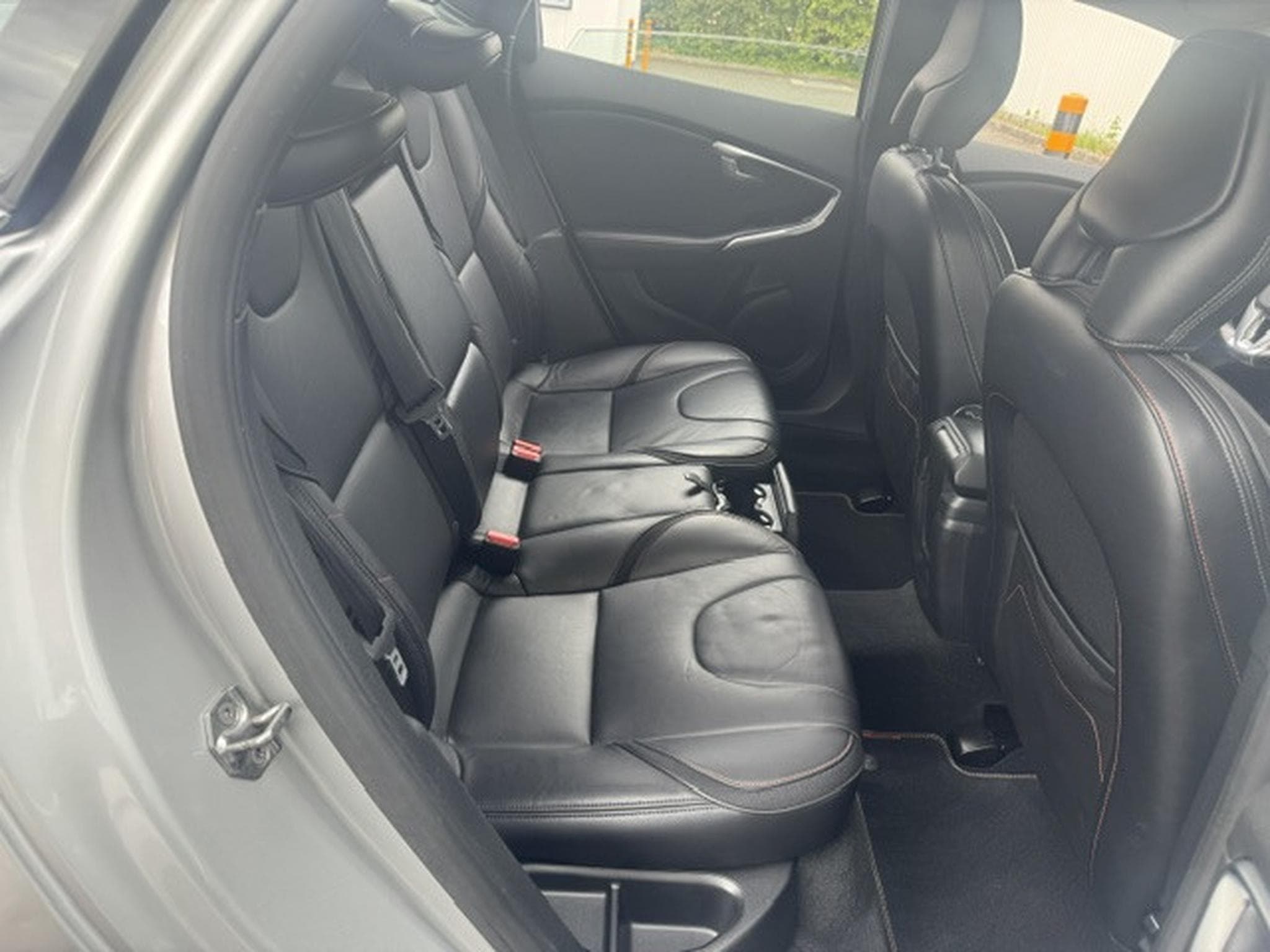 Volvo V40 VOLVO V40 OCEAN RACE 2.0 D LEDER LED NAVI AHK (2016) - Photo 8