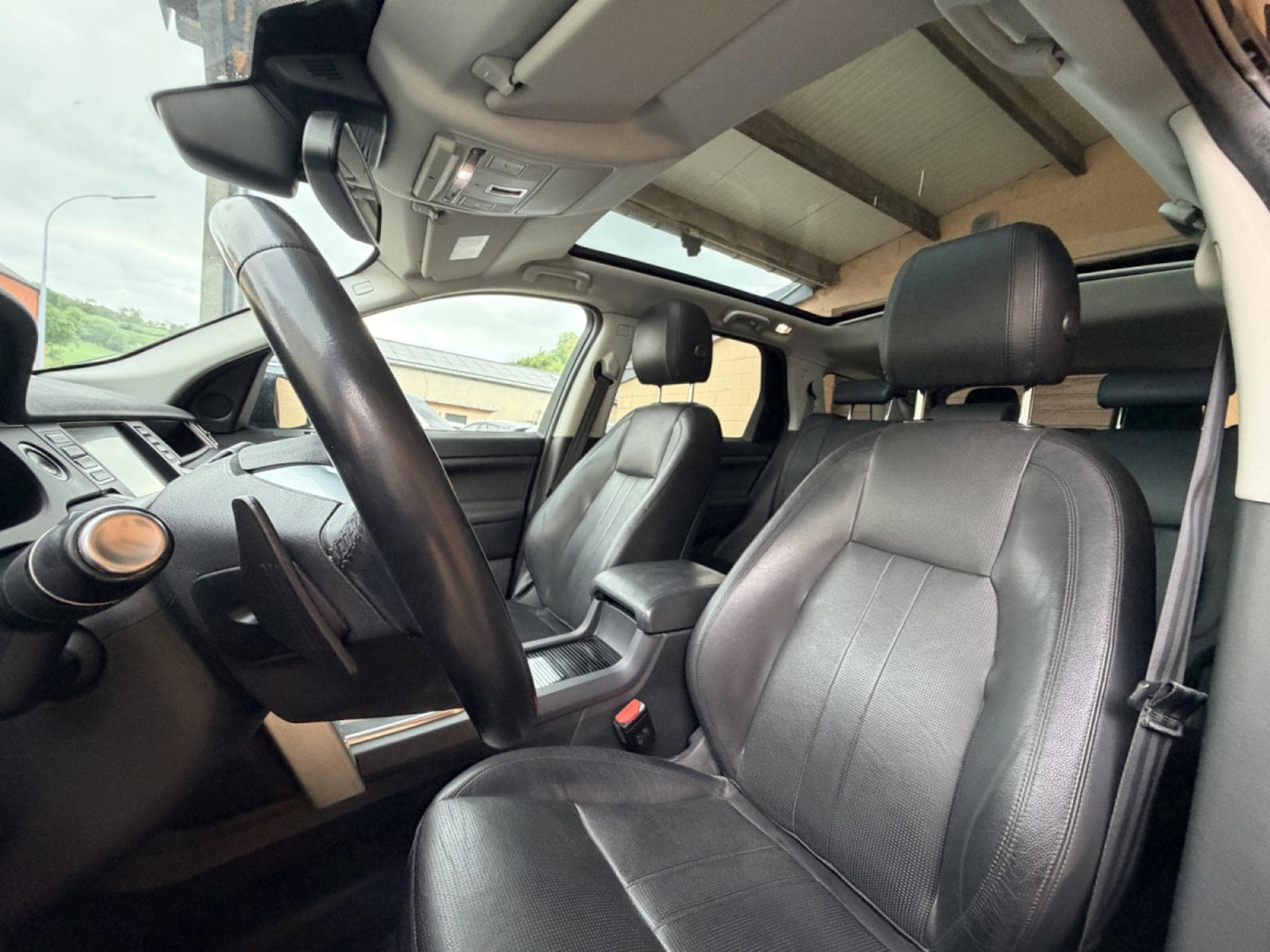 Land-Rover Discovery Sport Si4 240 HSE Automatique Panorama  7 places 241cv (2019) - Foto 10