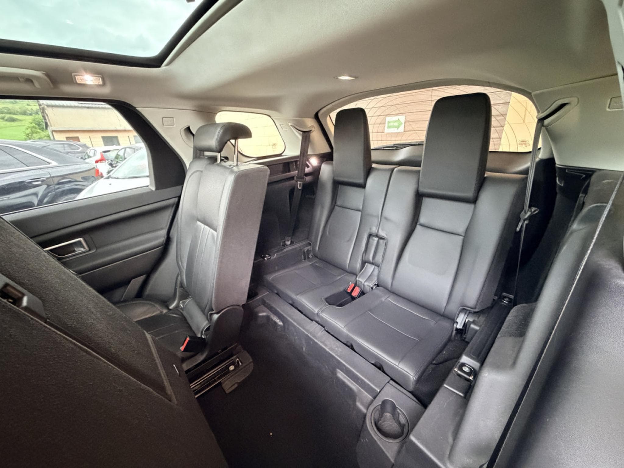 Land-Rover Discovery Sport Si4 240 HSE Automatique Panorama  7 places 241cv (2019) - Foto 14