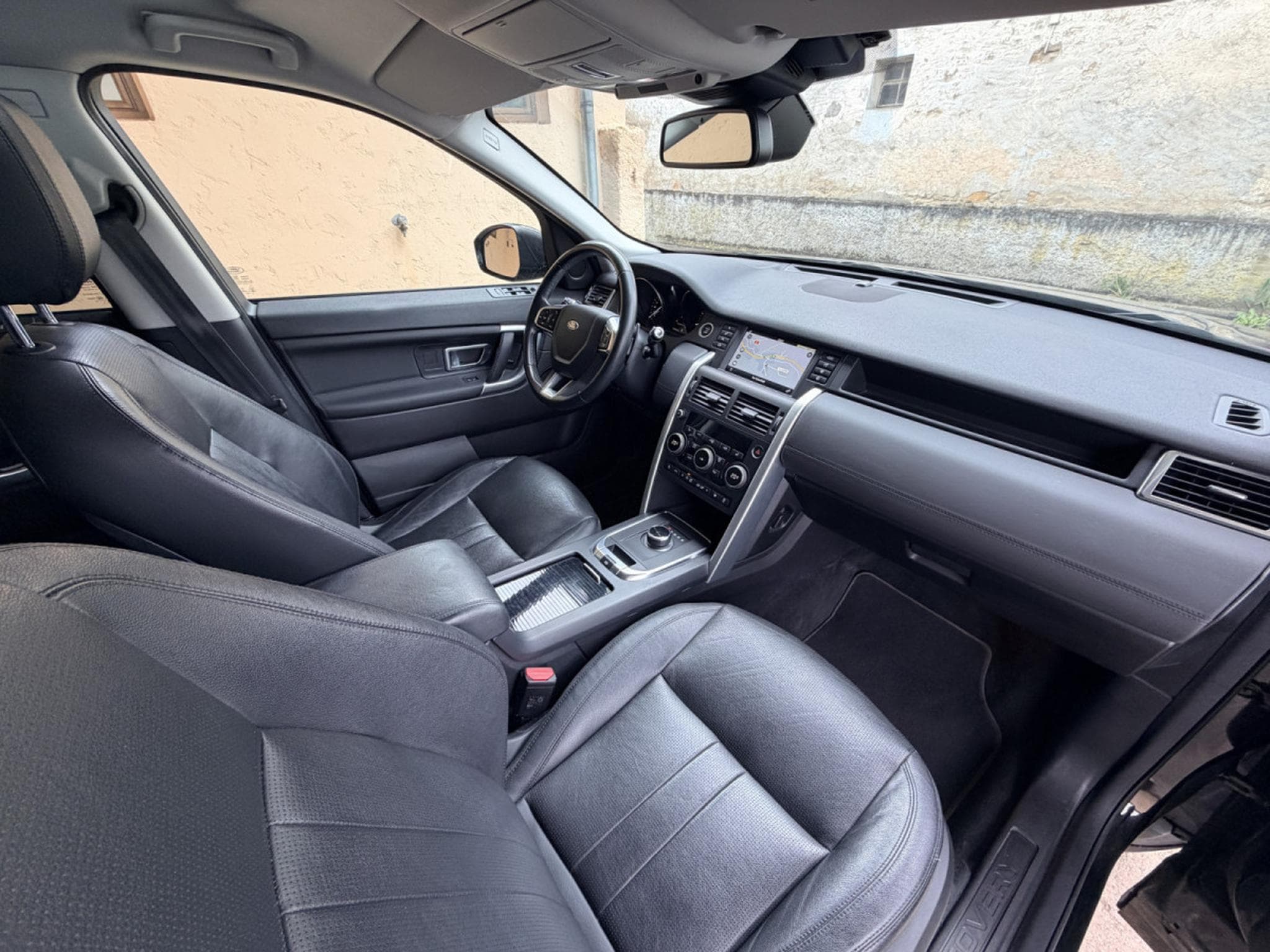 Land-Rover Discovery Sport Si4 240 HSE Automatique Panorama  7 places 241cv (2019) - Foto 6