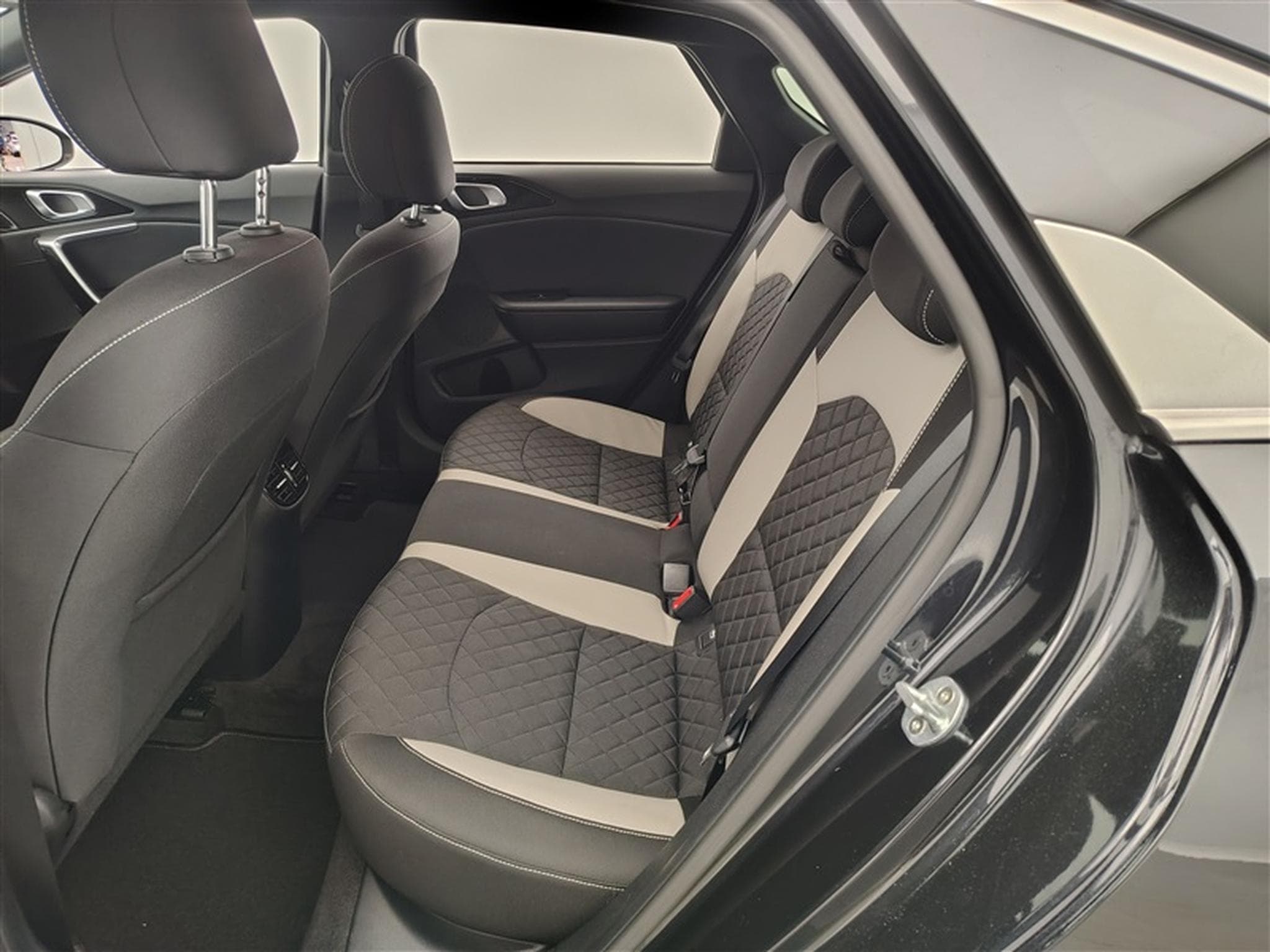 Kia ProCeed GT Line CUIR/CARPLAY/CAMERA (2020) - Photo 13