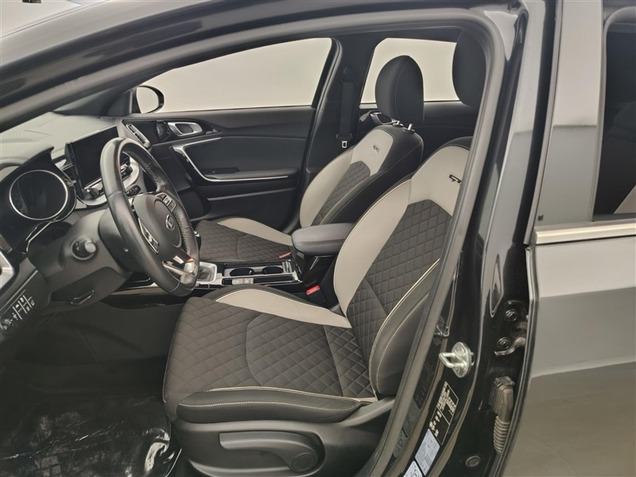 Kia ProCeed GT Line CUIR/CARPLAY/CAMERA (2020) - Photo 7
