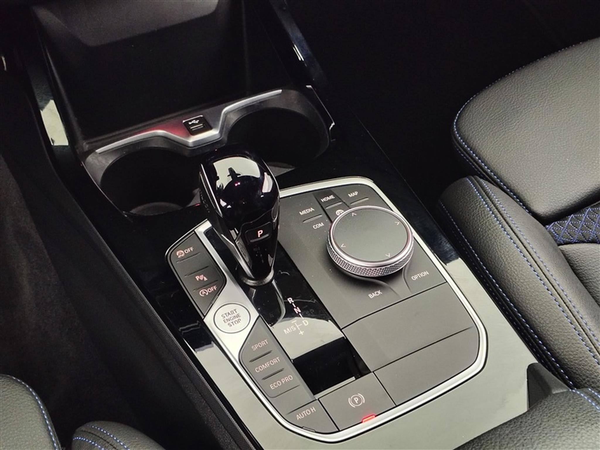 BMW 116 da PACK M  SHADOW LOOK / NAVI / FULL LED / S-CUIR (2022) - Photo 12