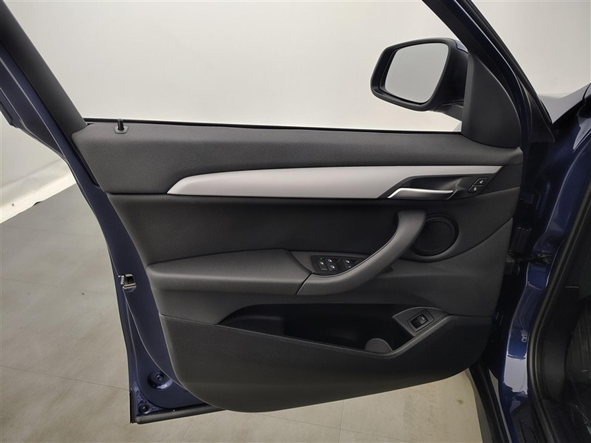 BMW X1 2.0 dA sDrive18 Cuir / Navi / PDC+Caméra (2022) - Photo 16