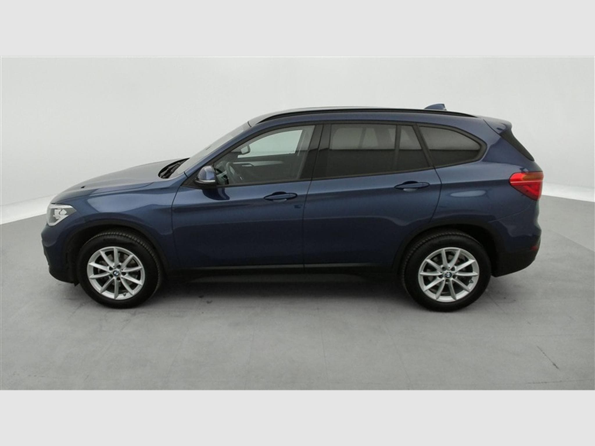 BMW X1 2.0 dA sDrive18 Cuir / Navi / PDC+Caméra (2022) - Photo 3