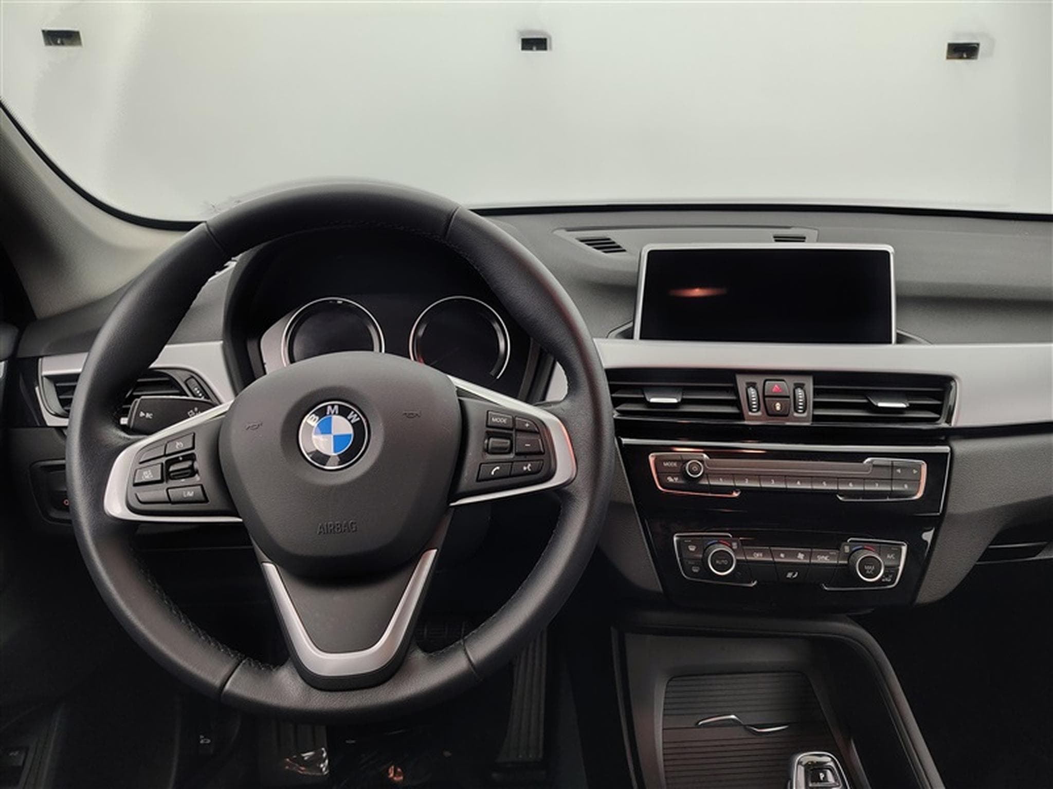 BMW X1 2.0 dA sDrive18 Cuir / Navi / PDC+Caméra (2022) - Photo 9