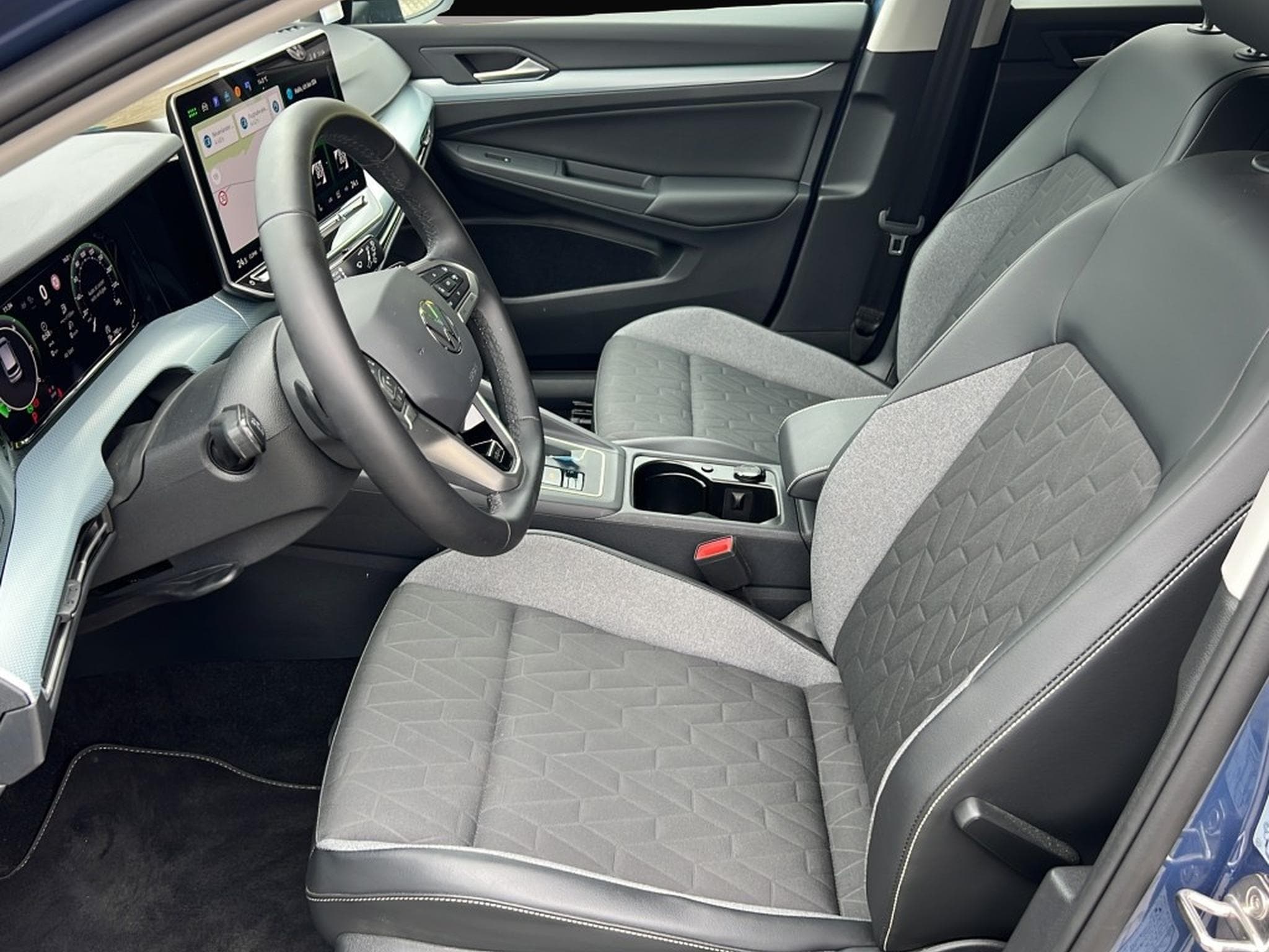 VW Golf (2025) - Photo 3