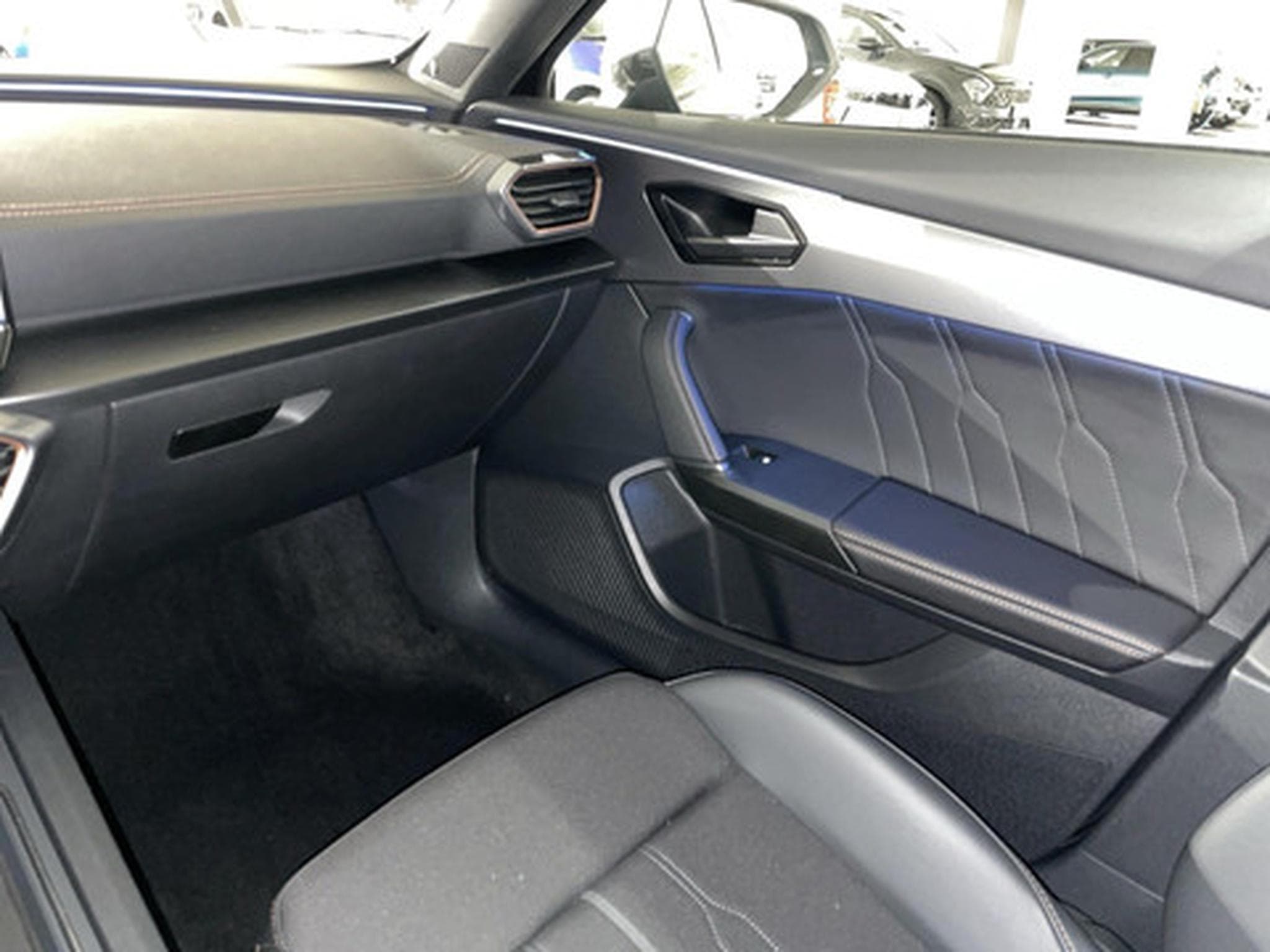 Cupra Formentor 2.0 TSI 4Drive 228kW DSG VZ (2024) - Foto 9