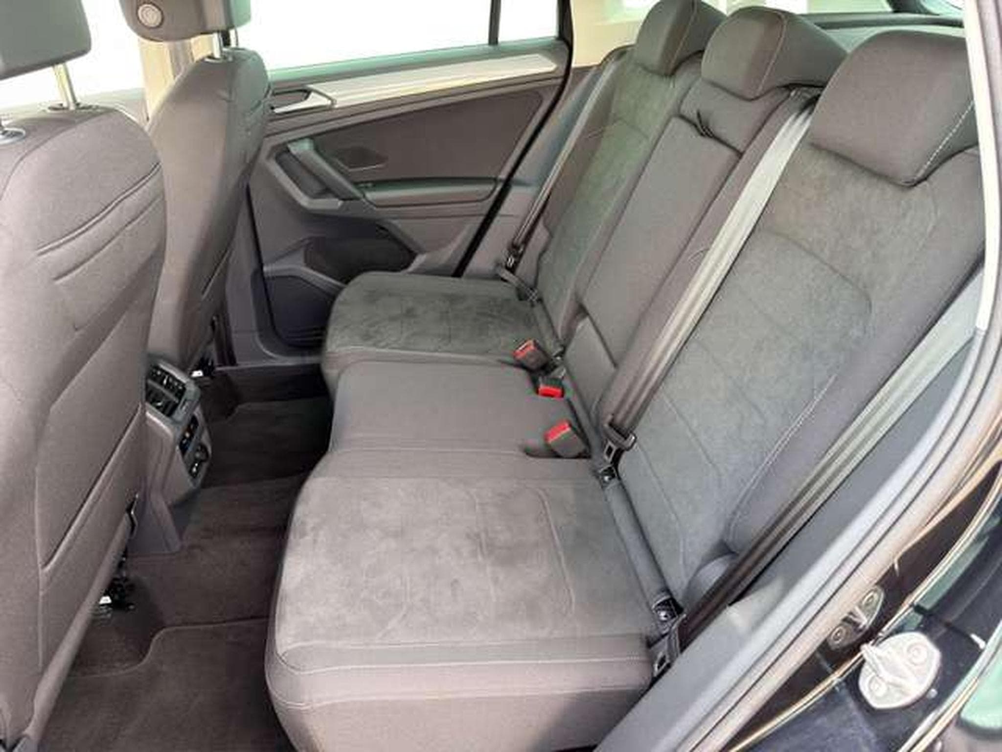 VW Tiguan Life 1.5 DSG/ACC/Kessy/Navi/AHK (2023) - Photo 14